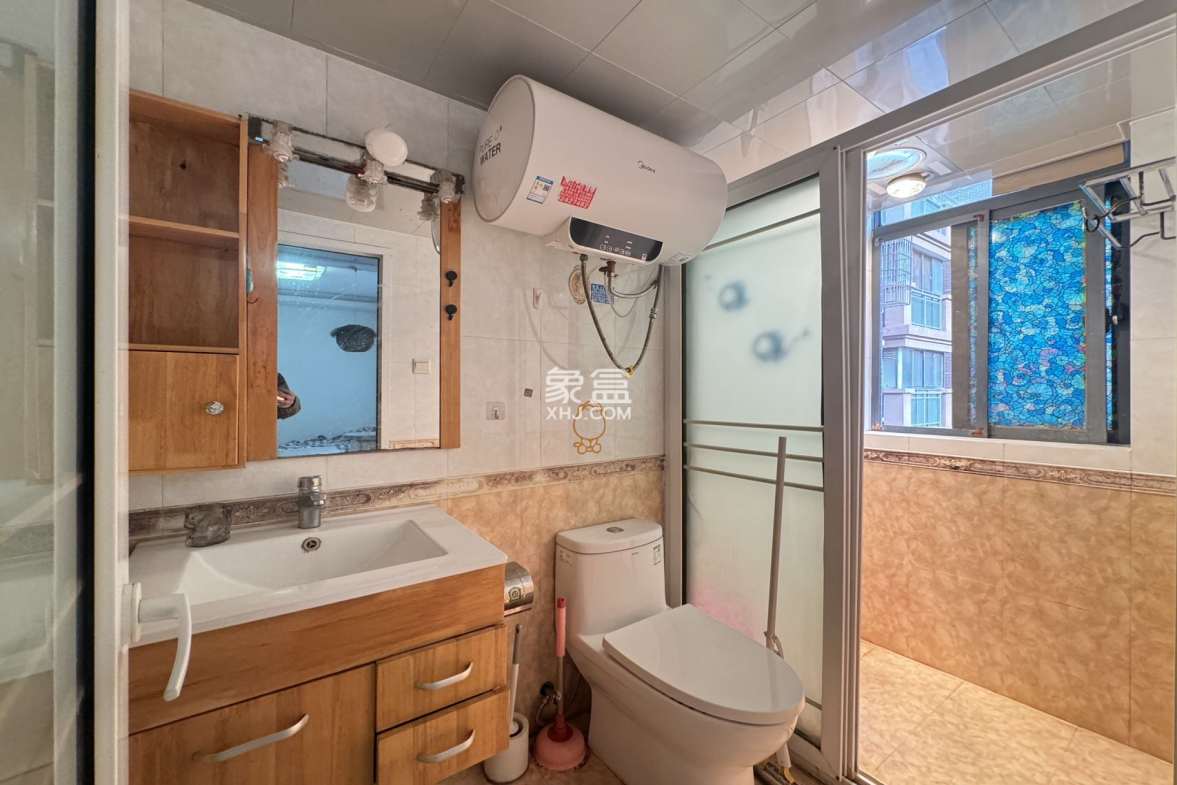 恒盛世家  1室1厅1卫    1600.0元/月 恒盛世家  1室1厅1卫    1600.0元/月室内图