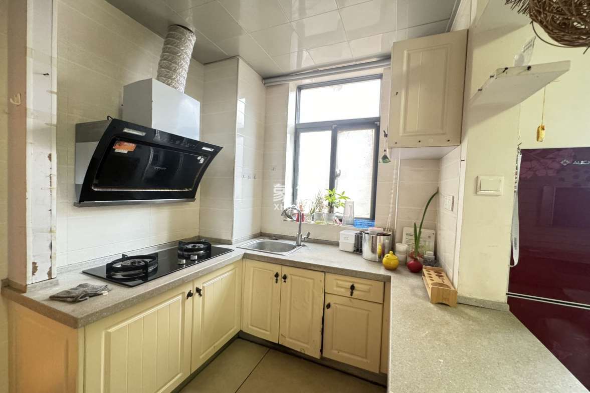 恒盛世家  1室1厅1卫    1600.0元/月 恒盛世家  1室1厅1卫    1600.0元/月室内图