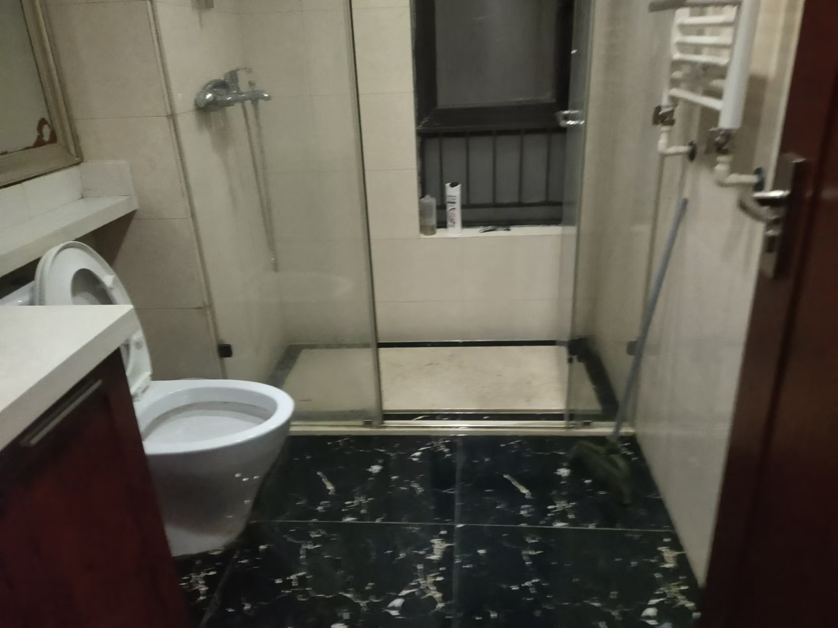 中海国际二期  4室2厅2卫    2400.0元/月 中海国际二期  4室2厅2卫    2400.0元/月