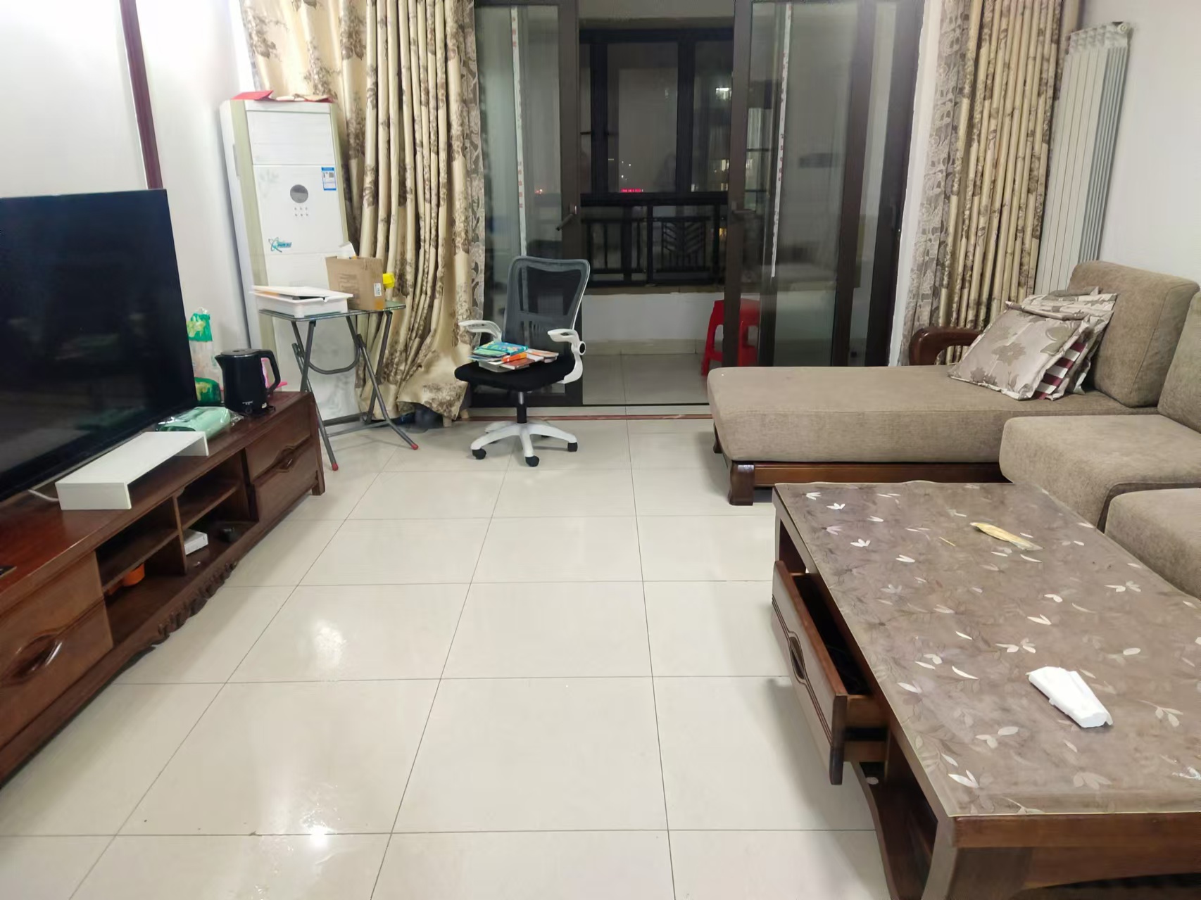 中海国际二期  4室2厅2卫    2400.0元/月 中海国际二期  4室2厅2卫    2400.0元/月室内图