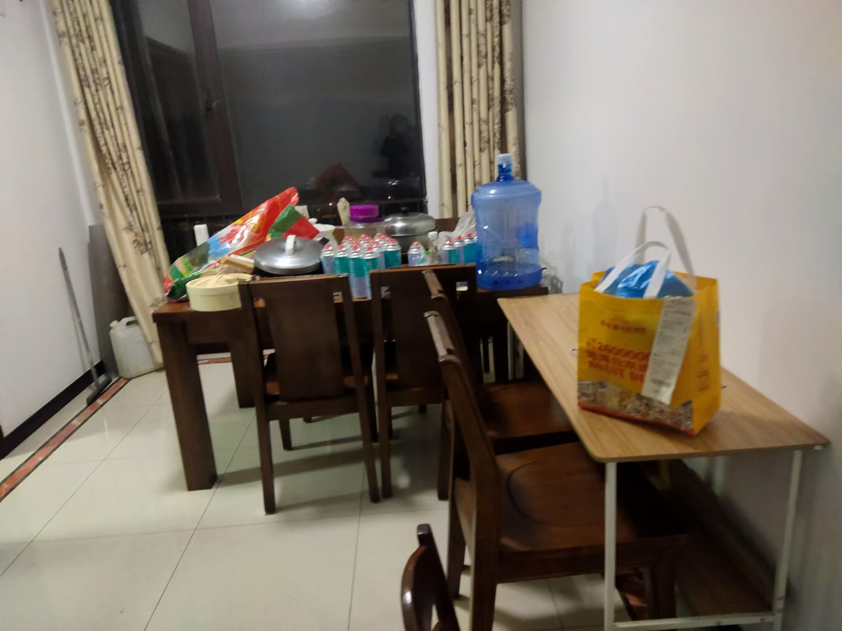 中海国际二期  4室2厅2卫    2400.0元/月 中海国际二期  4室2厅2卫    2400.0元/月室内图