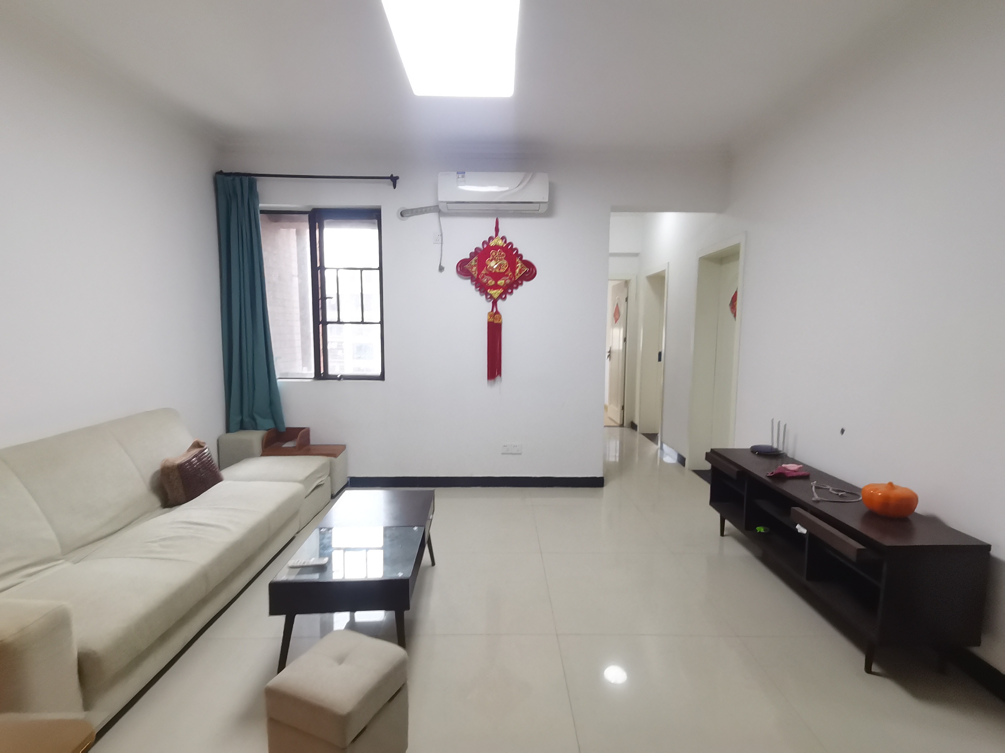 绿地海外滩一期 3室1厅1卫 2000.0元/月 绿地海外滩一期 3室1厅1卫 2000.0元/月室内图