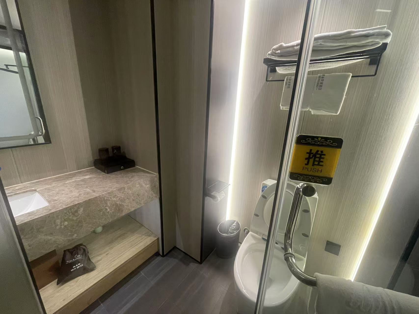 高升星光天地 1室1厅1卫 2300.0元/月 高升星光天地 1室1厅1卫 2300.0元/月室内图