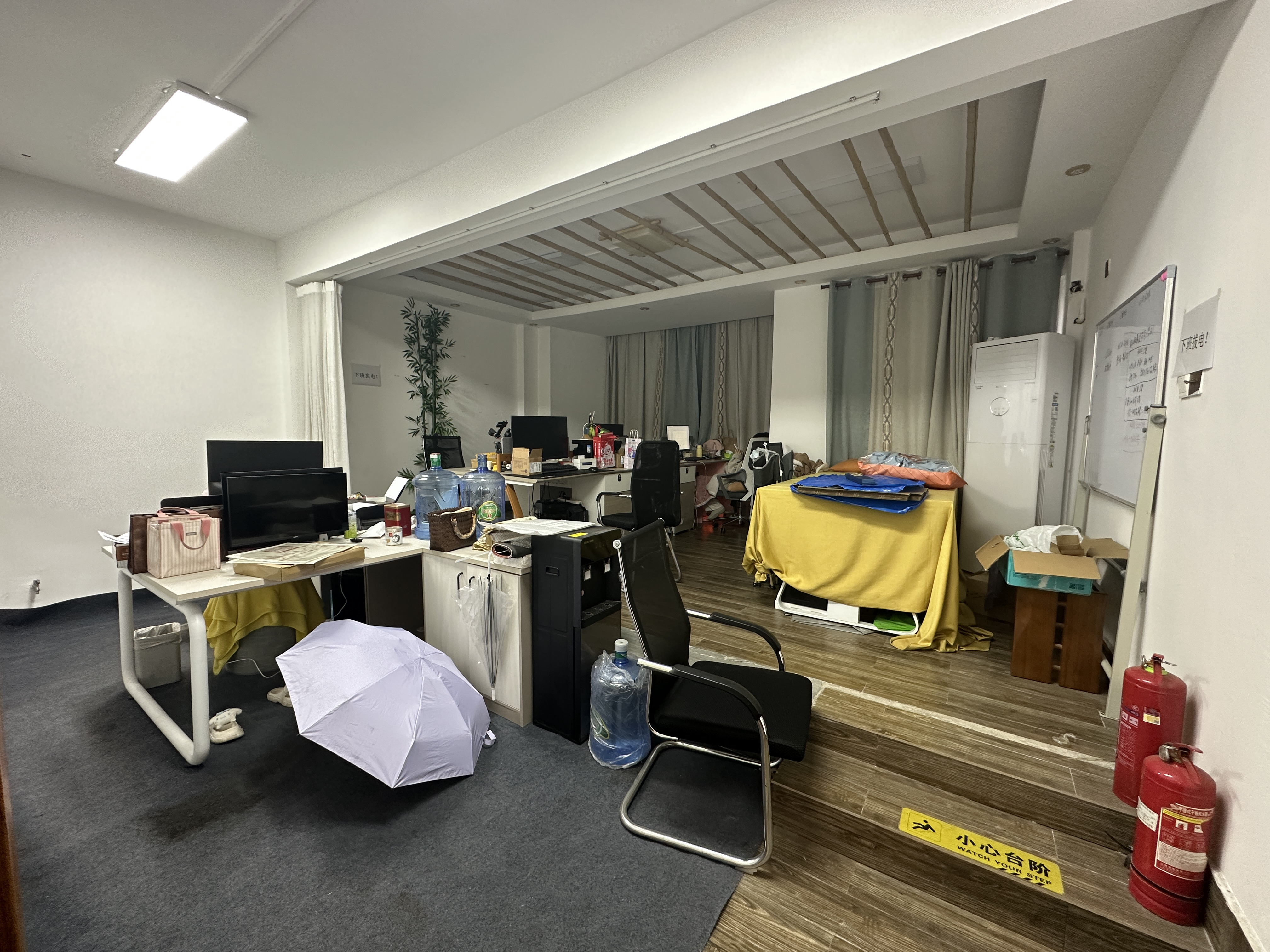 阳光100三期  8室3厅3卫   28000.00元/月室内图
