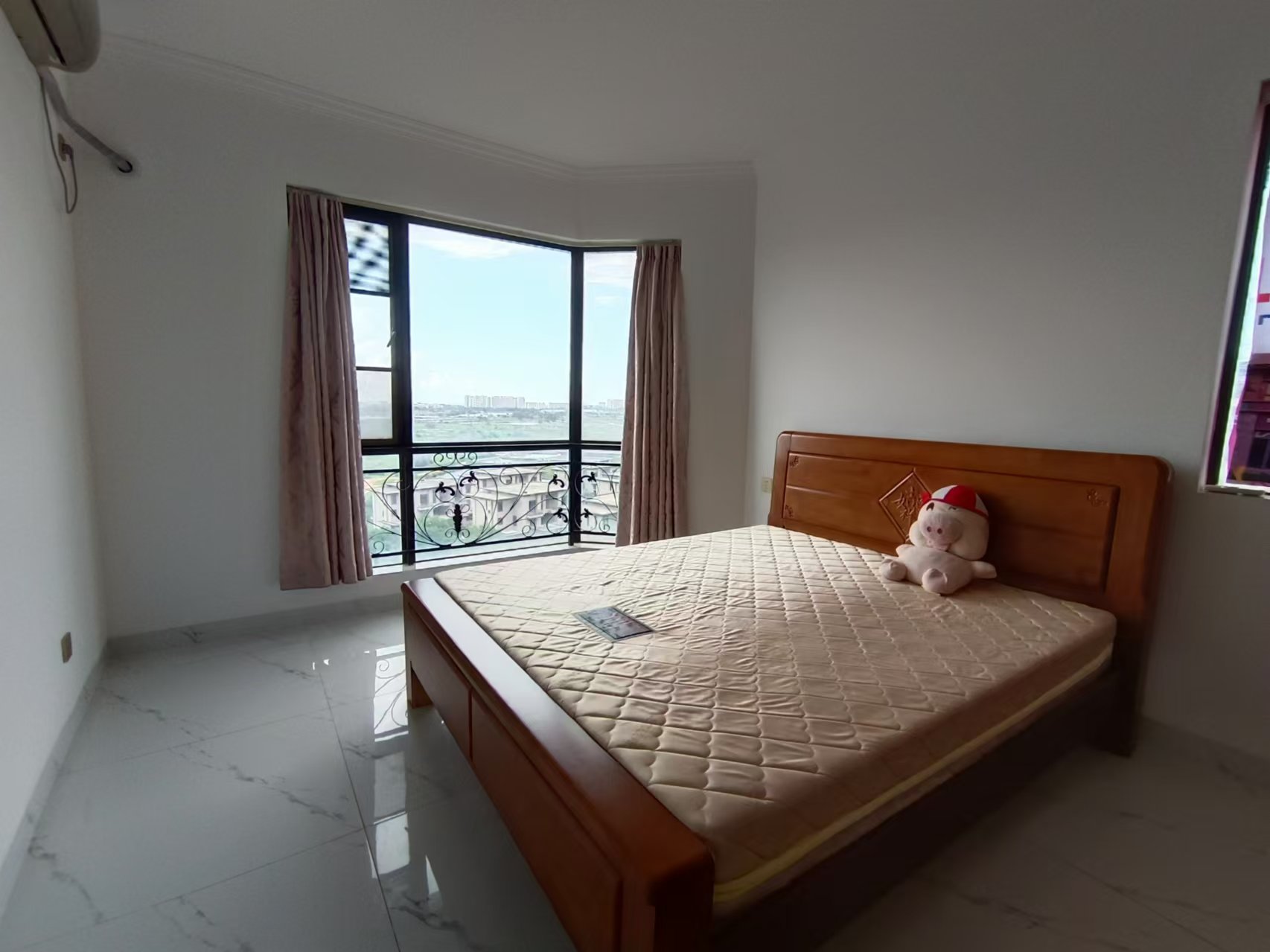 盈滨海岸 2室2厅1卫 100.0万 盈滨海岸 2室2厅1卫 100.0万室内图