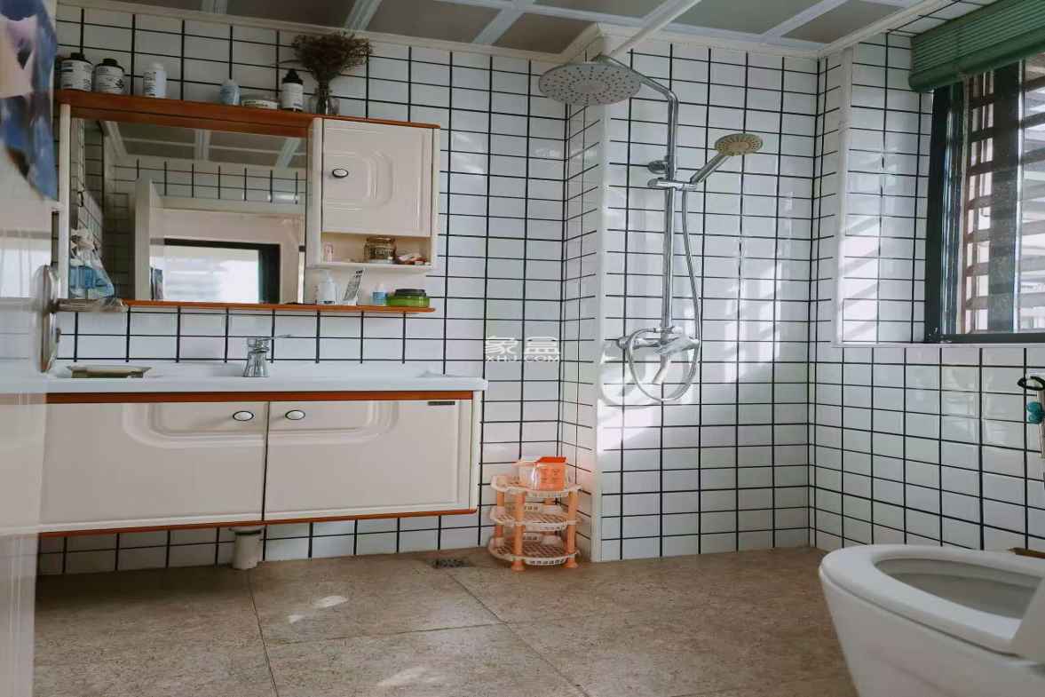 远大购物广场  2室2厅2卫    120.0万 远大购物广场  2室2厅2卫    120.0万室内图