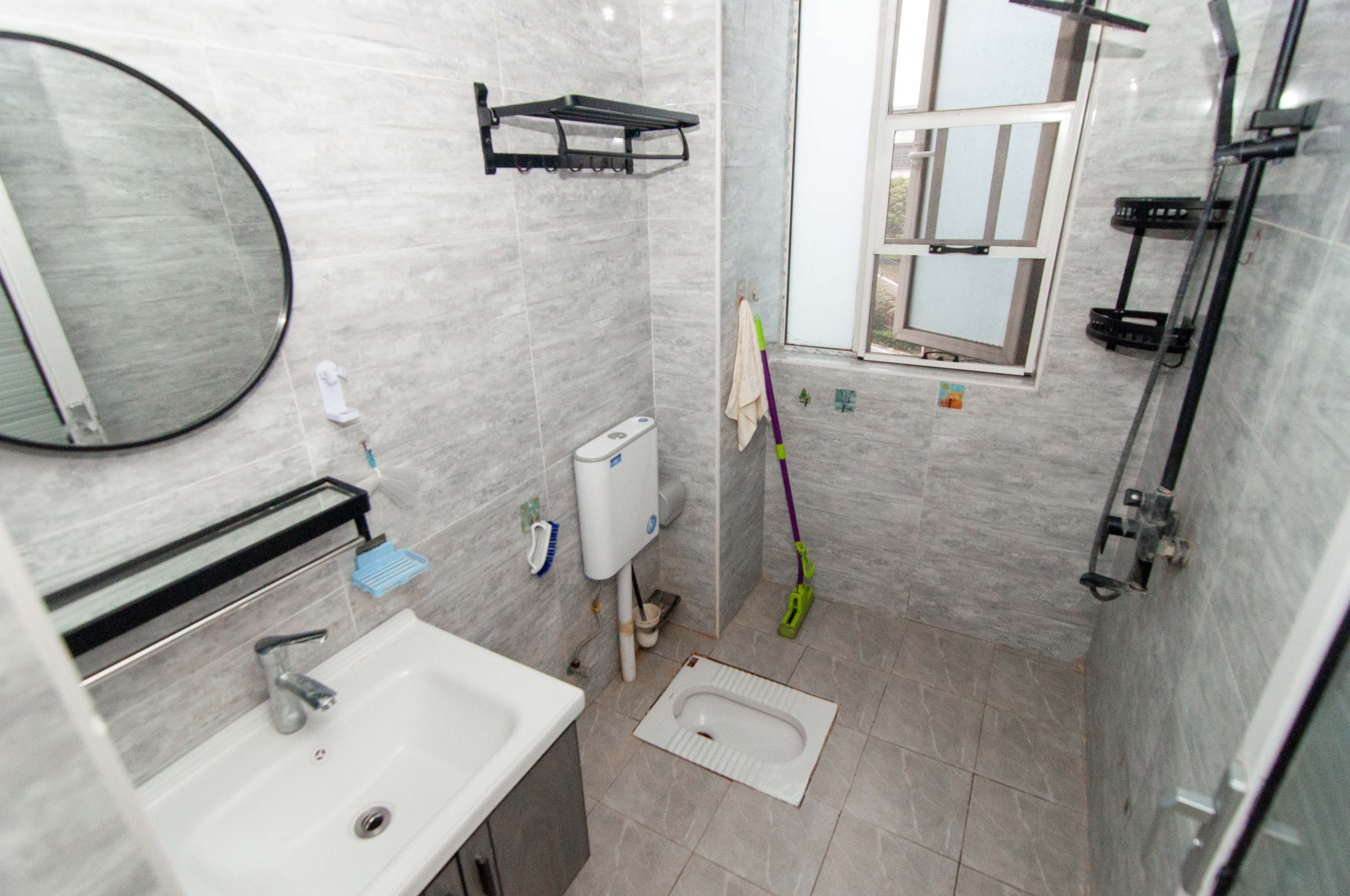 美麓阳光 2室2厅1卫 78.0万 美麓阳光 2室2厅1卫 78.0万卫生间