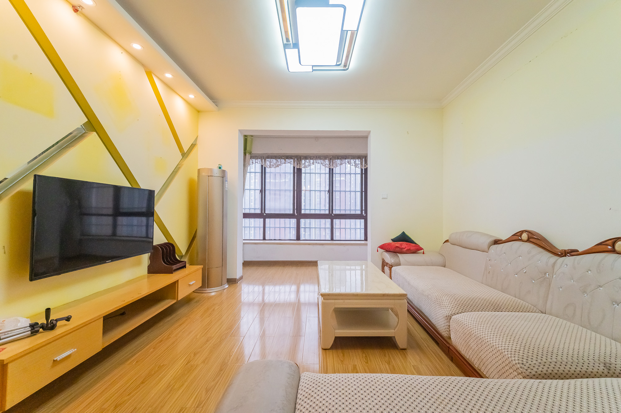 圆梦康乐城  2室2厅1卫    48.0万 圆梦康乐城  2室2厅1卫    48.0万