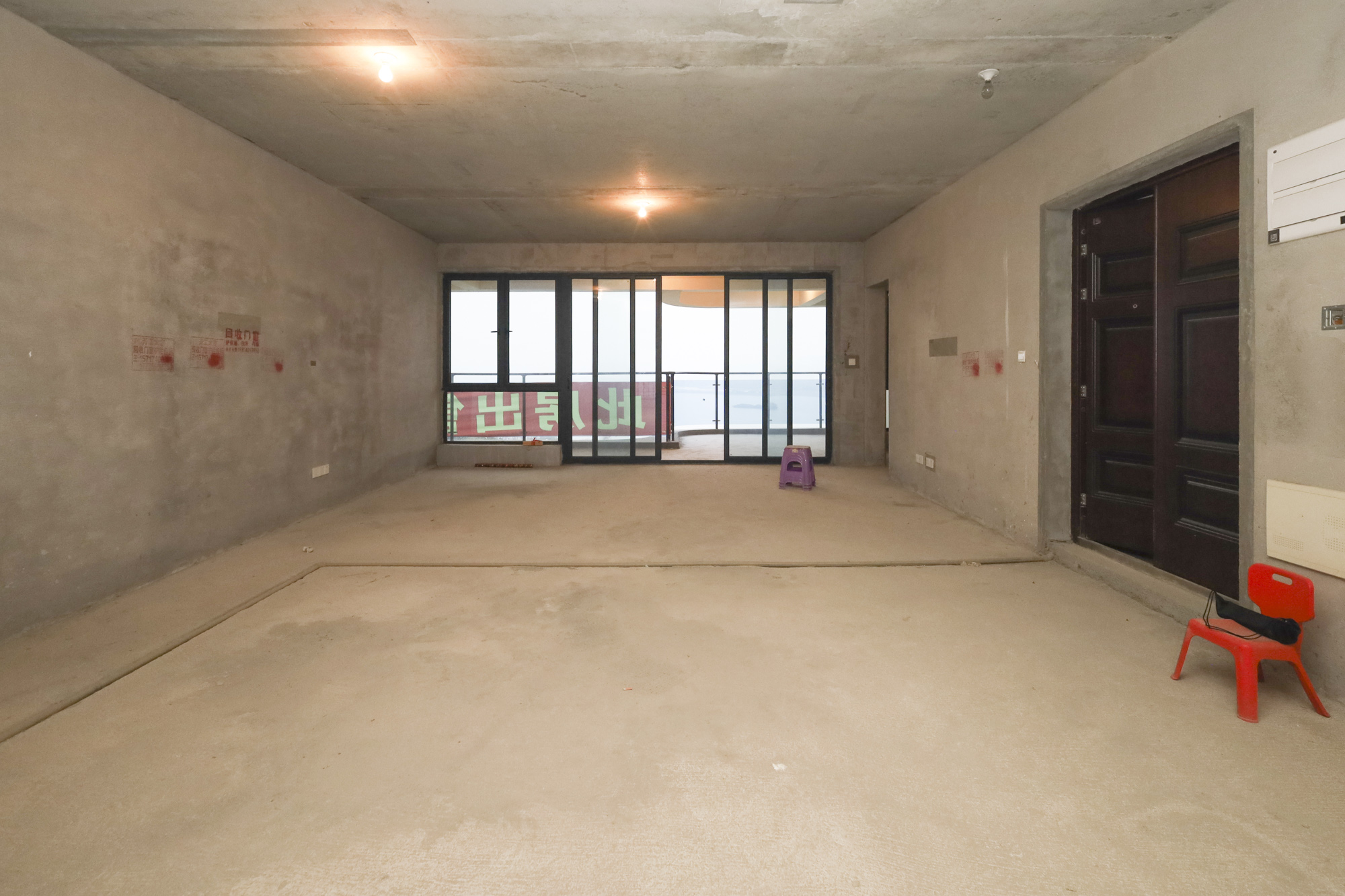地铁中建江山玖樾  5室2厅4卫   335.00万