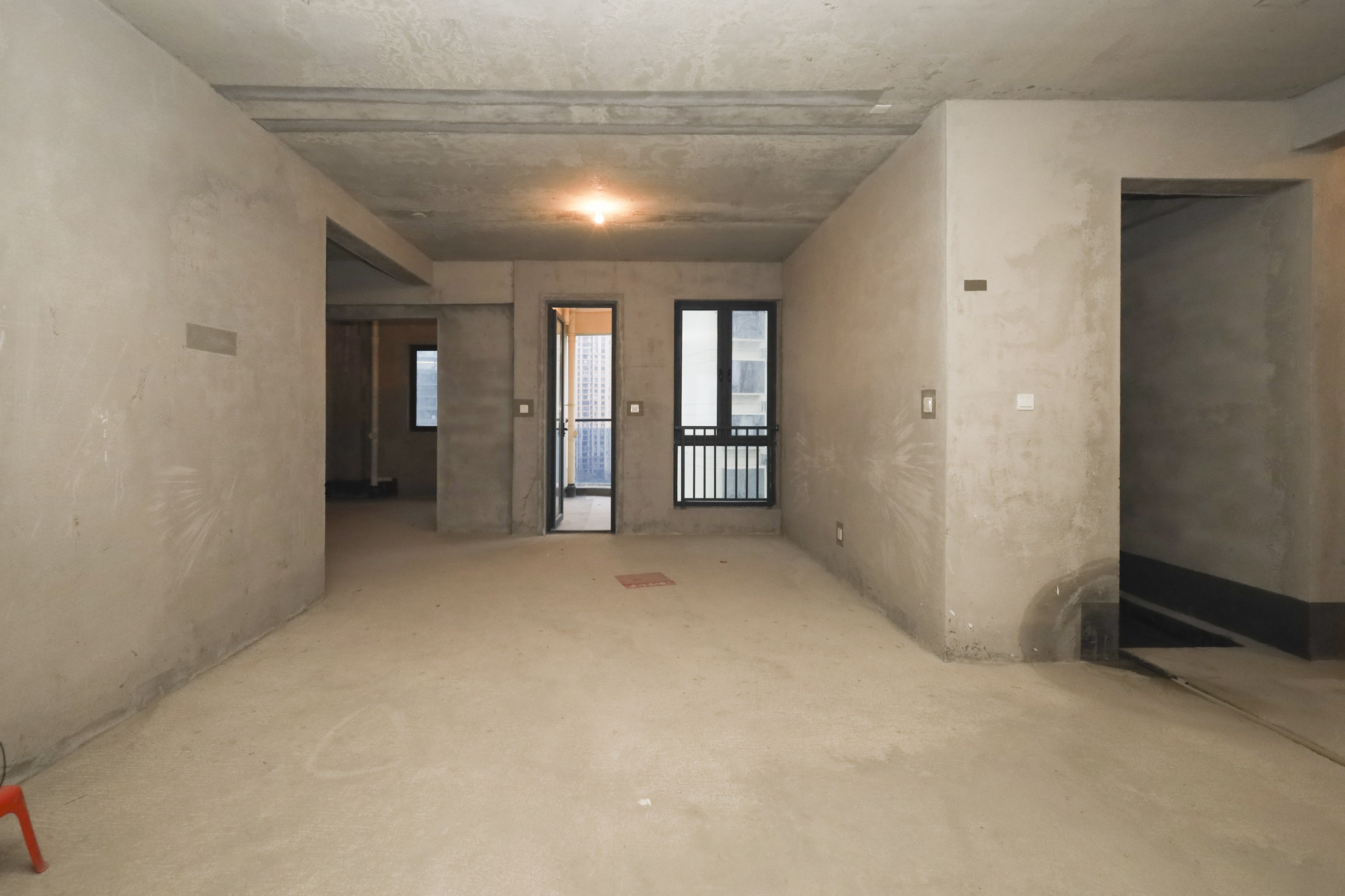 地铁中建江山玖樾  5室2厅4卫   335.00万客厅