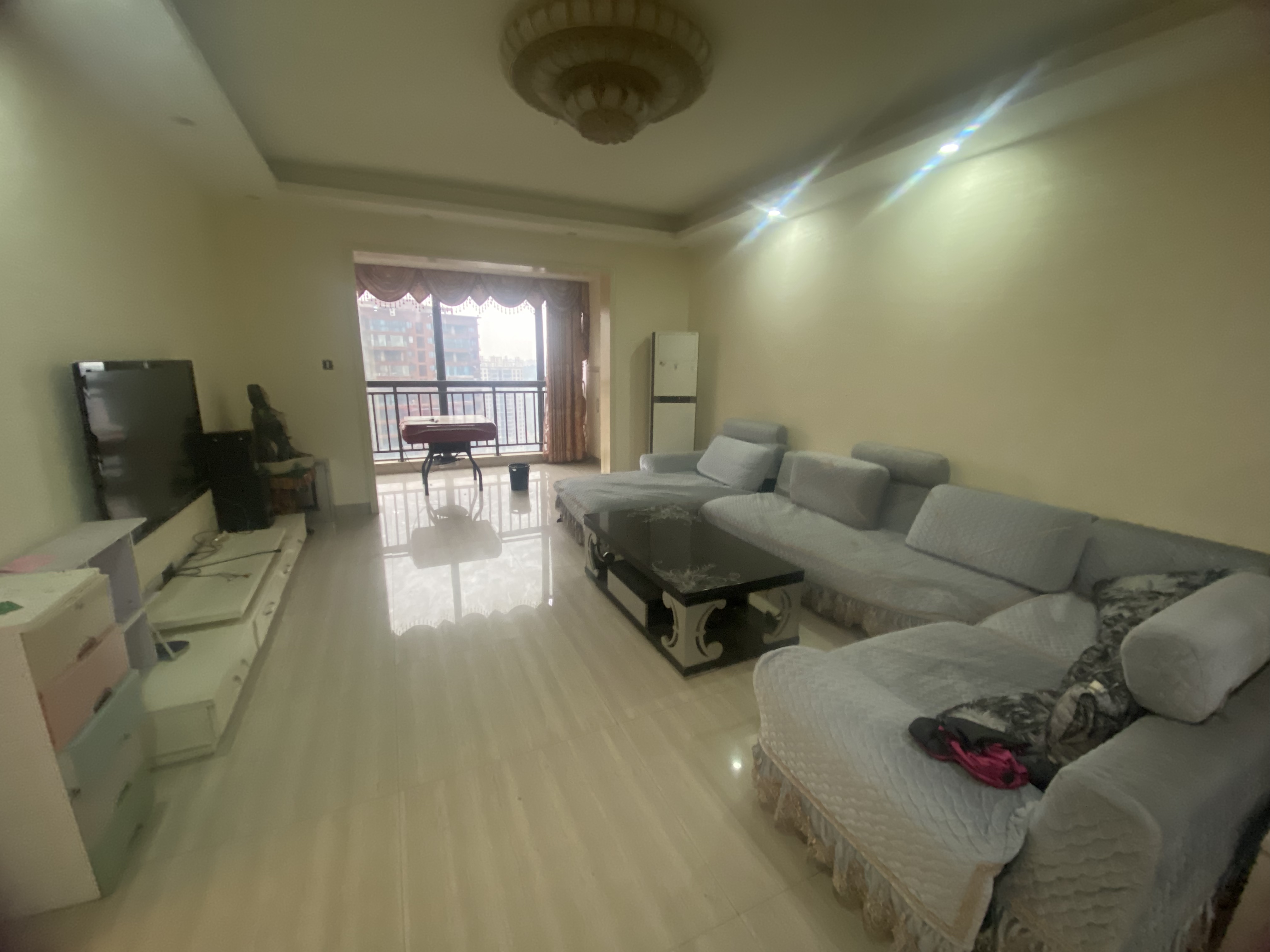 大同芙蓉  3室2厅2卫    2200.0元/月