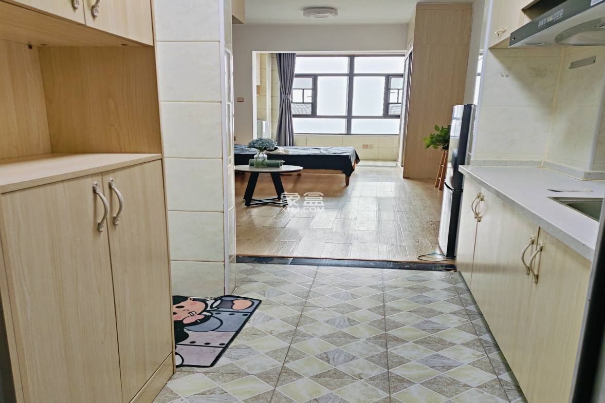 梓山湖公馆  1室1厅1卫    1200.0元/月 梓山湖公馆  1室1厅1卫    1200.0元/月室内图