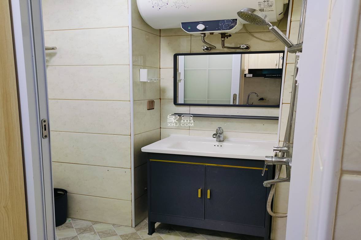 梓山湖公馆  1室1厅1卫    1200.0元/月 梓山湖公馆  1室1厅1卫    1200.0元/月室内图