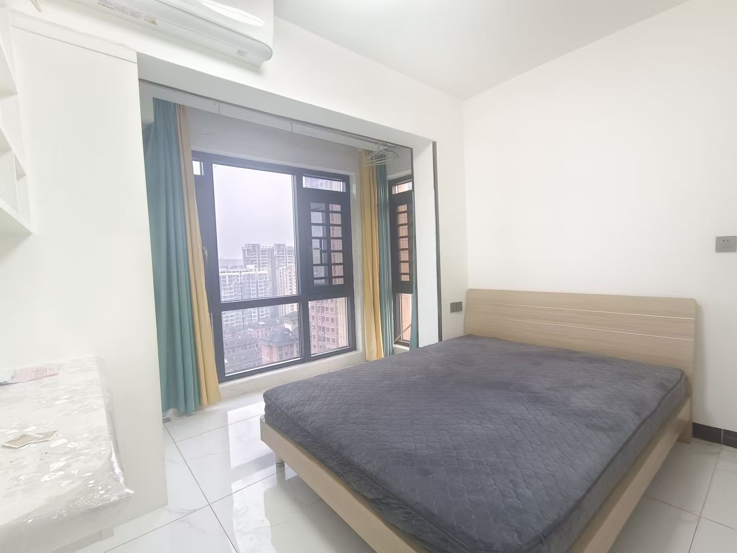 银泰红城6-9期 1室1厅1卫 1800.0元/月 银泰红城6-9期 1室1厅1卫 1800.0元/月室内图