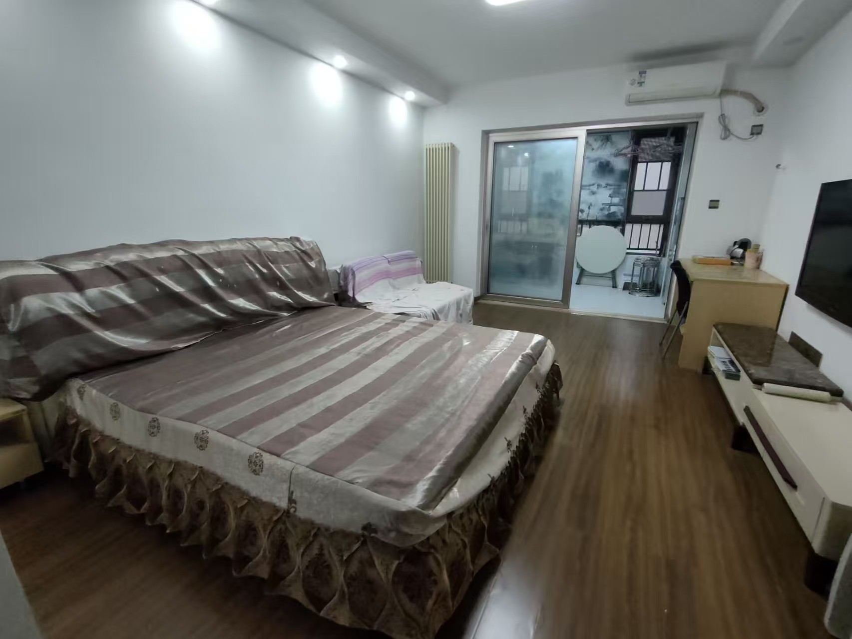 怡海星城  1室1厅1卫    1000.0元/月 怡海星城  1室1厅1卫    1000.0元/月