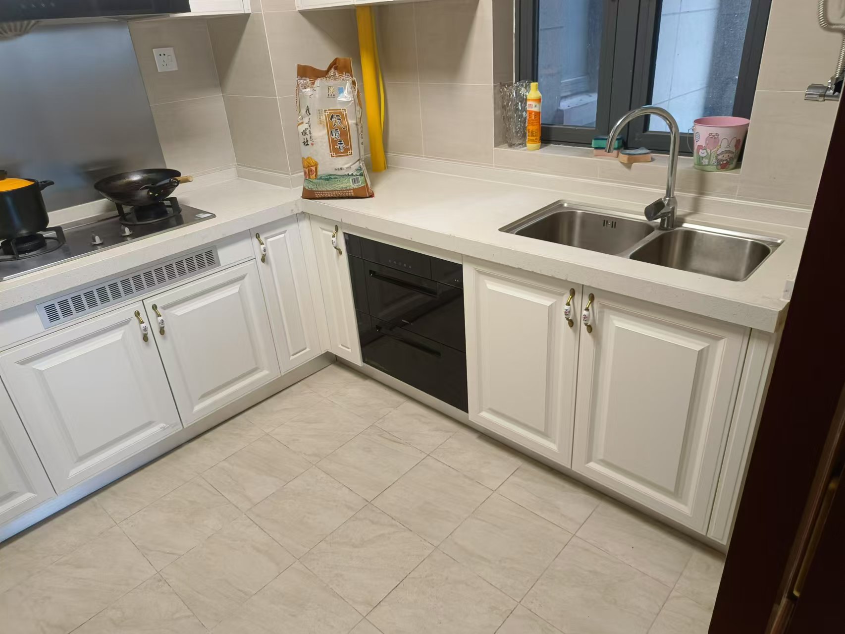 恒大华府 3室2厅1卫 2300.0元/月 恒大华府 3室2厅1卫 2300.0元/月室内图