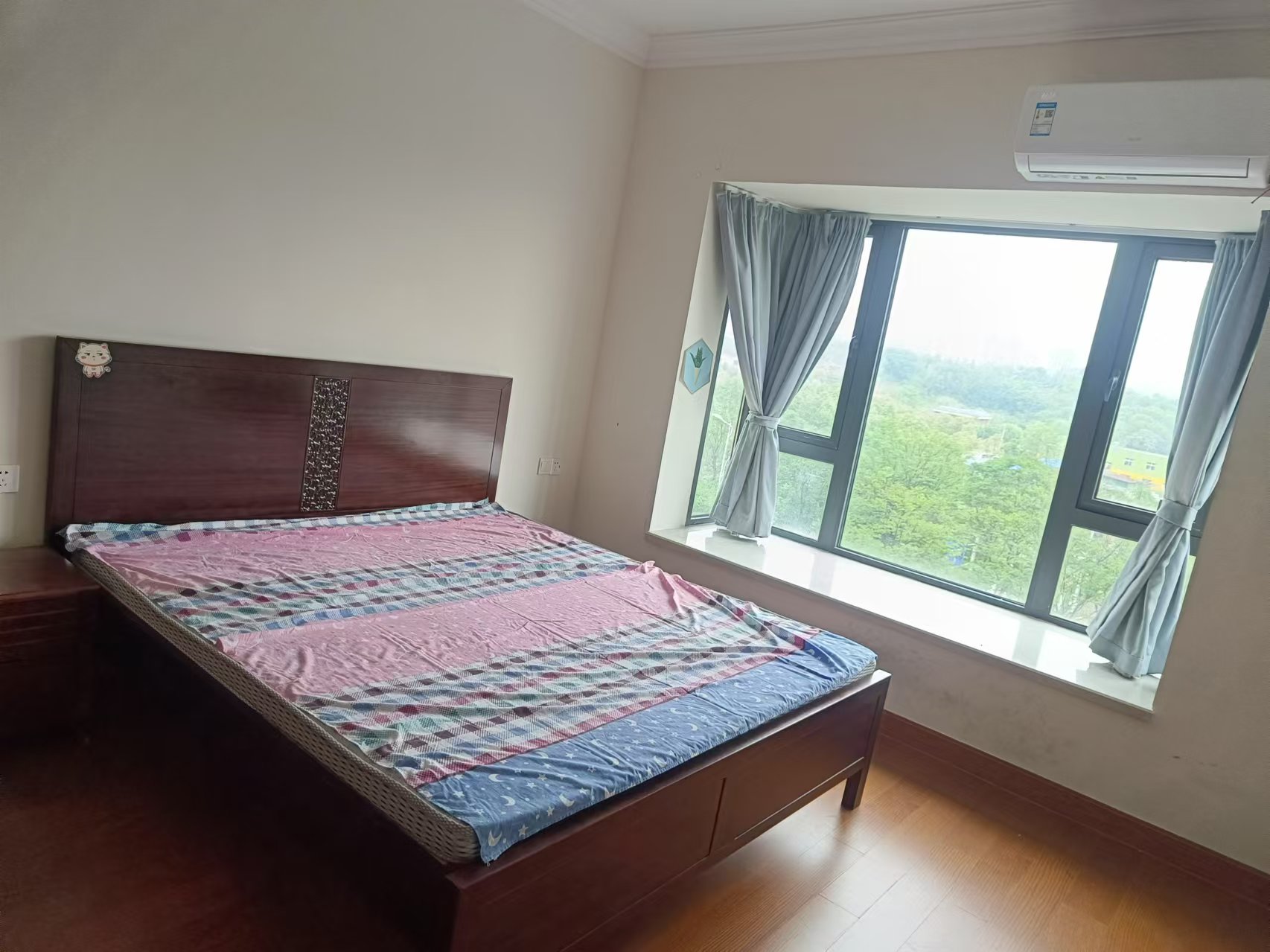 恒大华府 3室2厅1卫 2300.0元/月 恒大华府 3室2厅1卫 2300.0元/月室内图