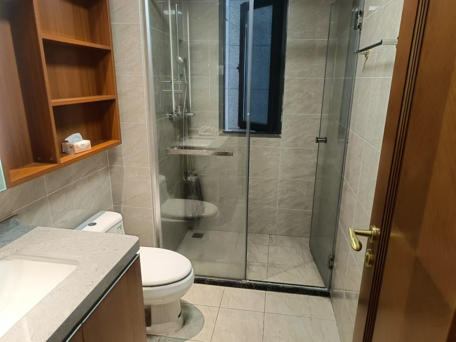 恒大华府 3室2厅1卫 2300.0元/月 恒大华府 3室2厅1卫 2300.0元/月室内图