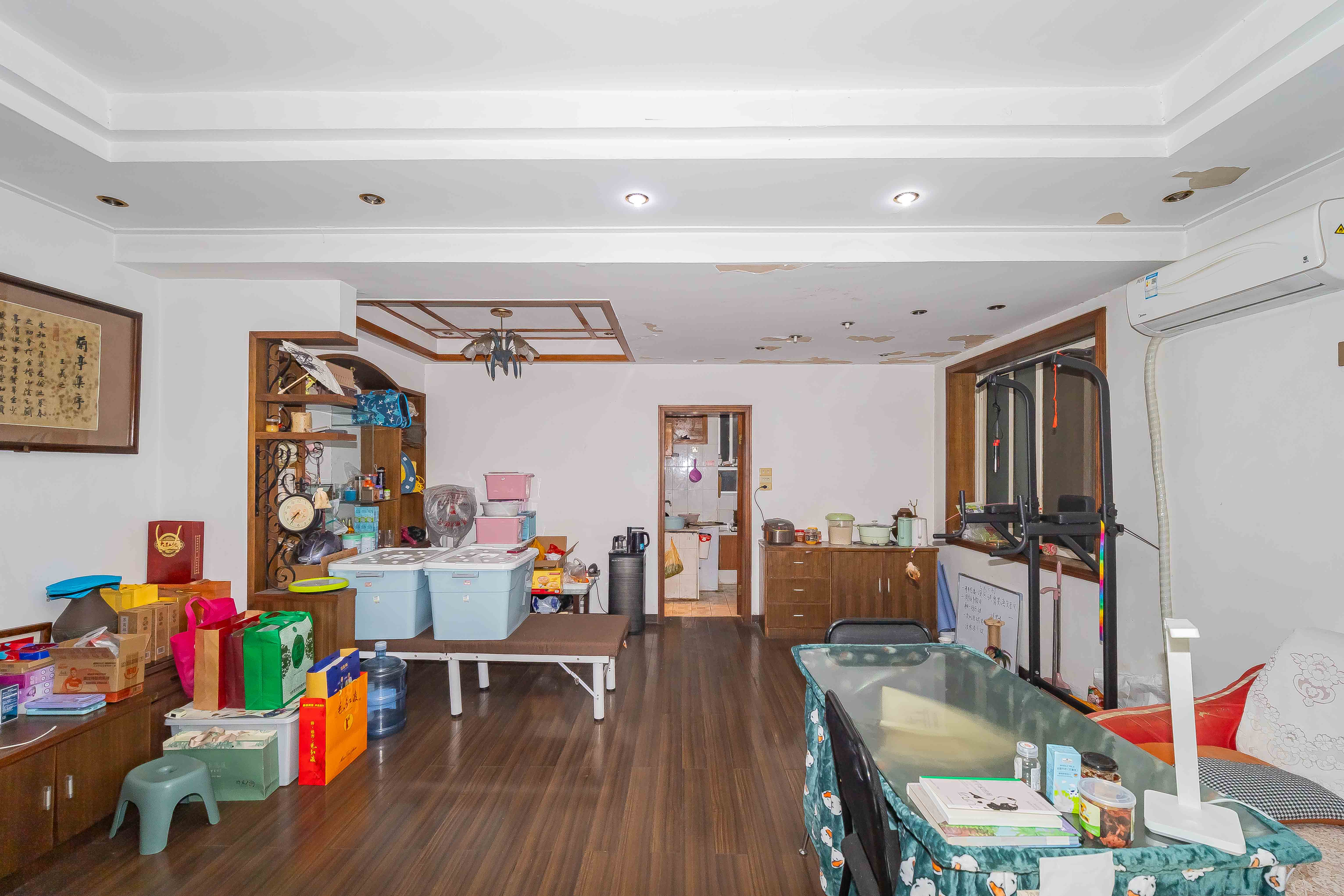 燕兴公司宿舍（裕农街）  2室1厅1卫   80.00万客厅