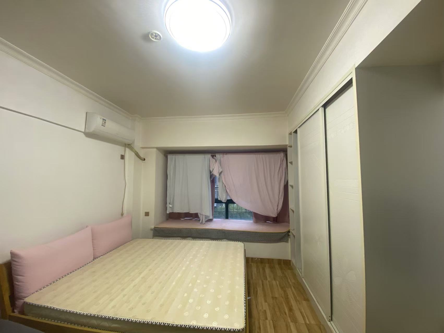 云顶上品  1室1厅1卫   1100.00元/月室内图
