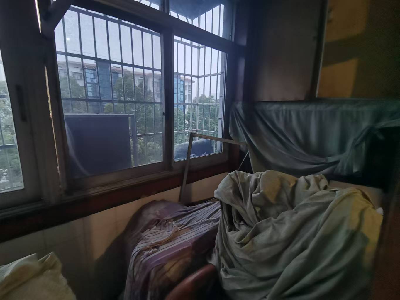 星邻东苑(工商局宿舍) 3室2厅1卫 1200.0元/月 星邻东苑(工商局宿舍) 3室2厅1卫 1200.0元/月室内图