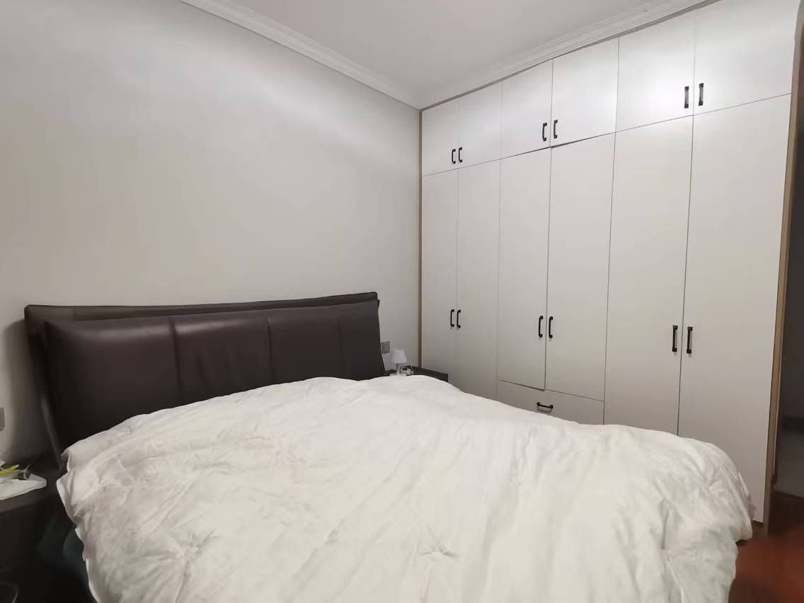 金科华府  3室2厅2卫    68.8万 金科华府  3室2厅2卫    68.8万卧室