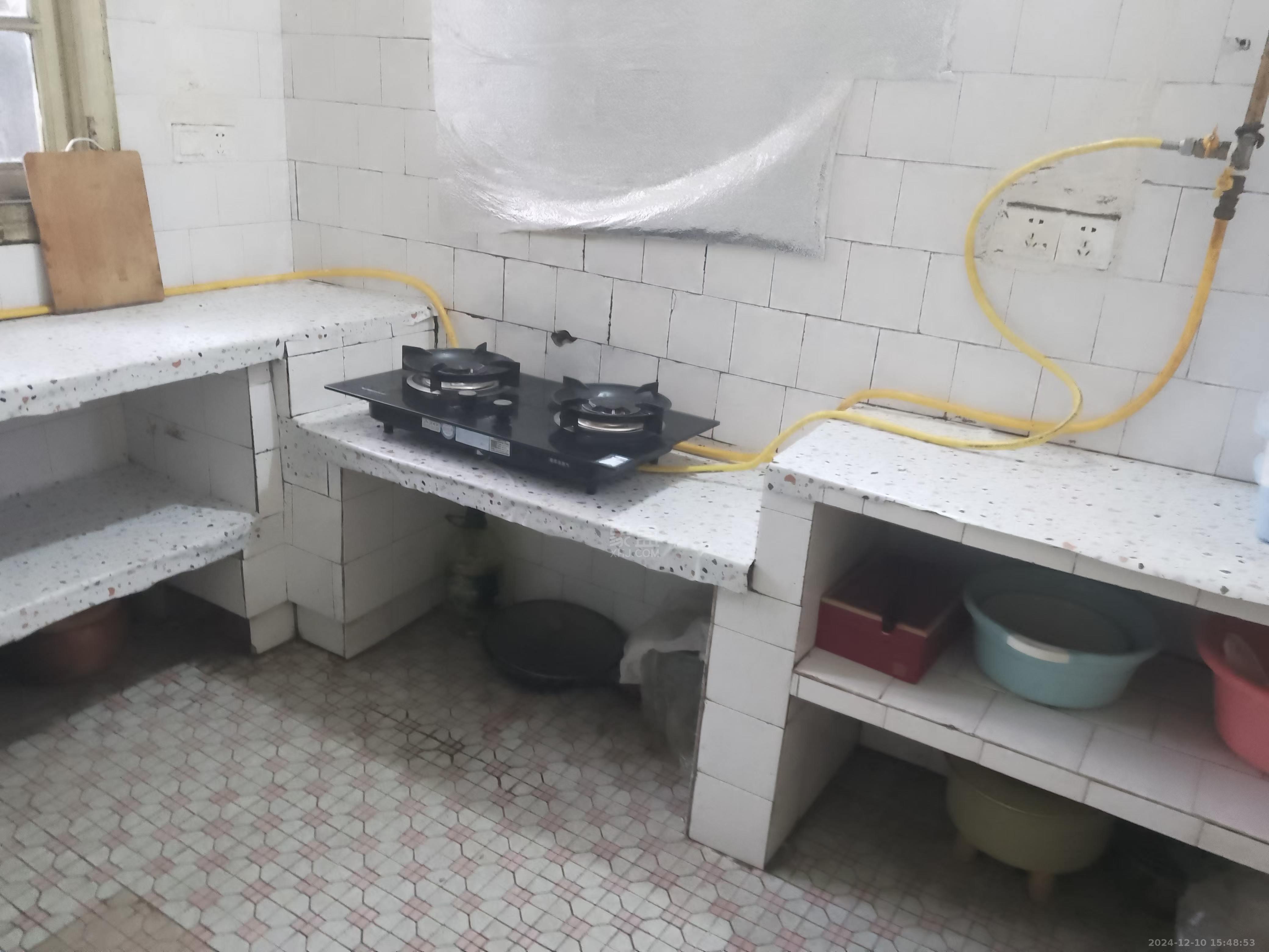 人民中路 3室2厅1卫 1000.0元/月 人民中路 3室2厅1卫 1000.0元/月室内图