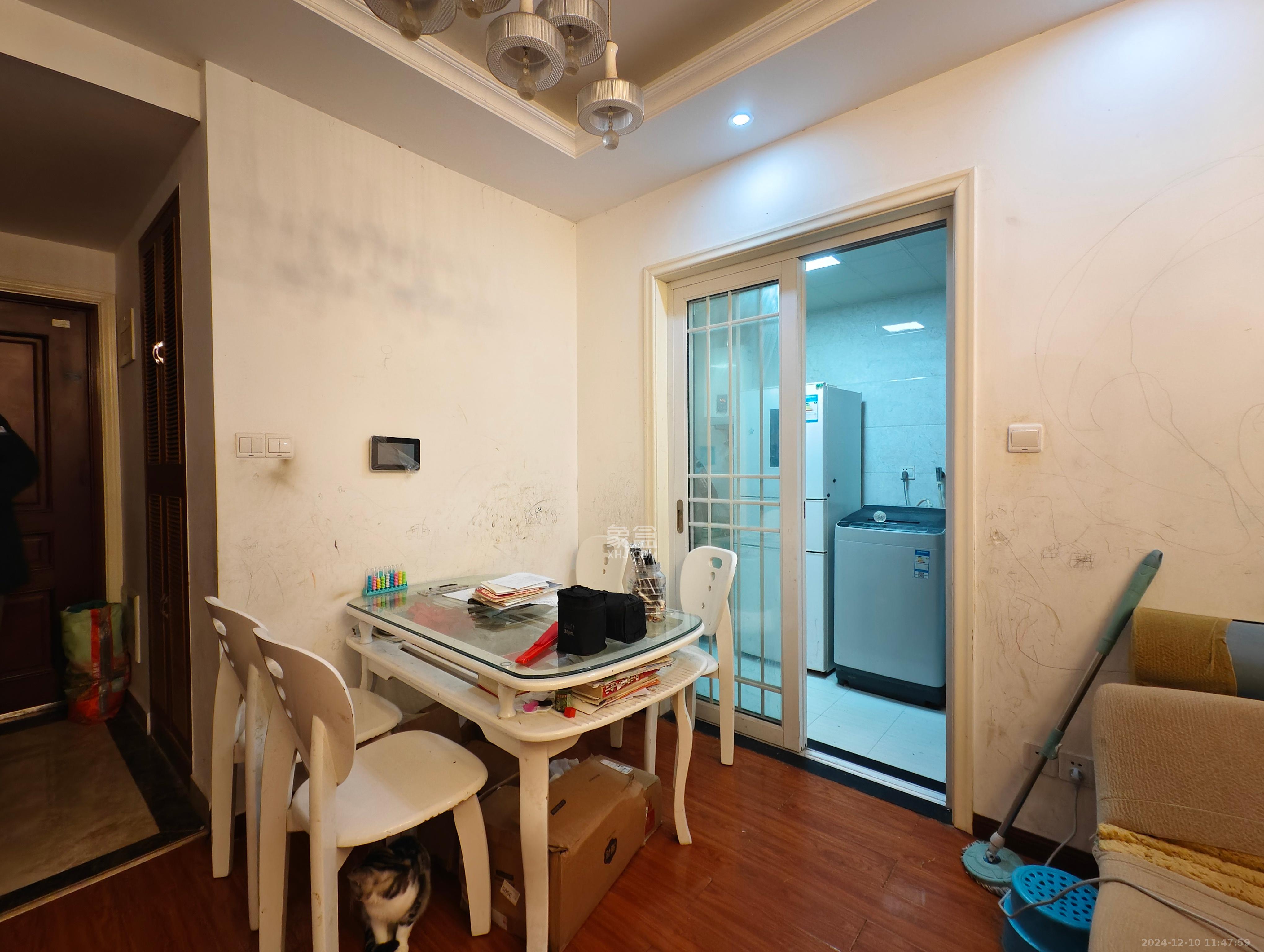 金茂梅溪湖  2室2厅2卫    2500.0元/月室内图