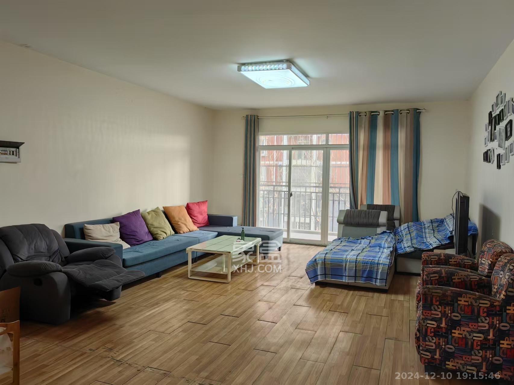 理工大学职工单位房青年汇  4室2厅2卫    2300.0元/月 理工大学职工单位房青年汇  4室2厅2卫    2300.0元/月