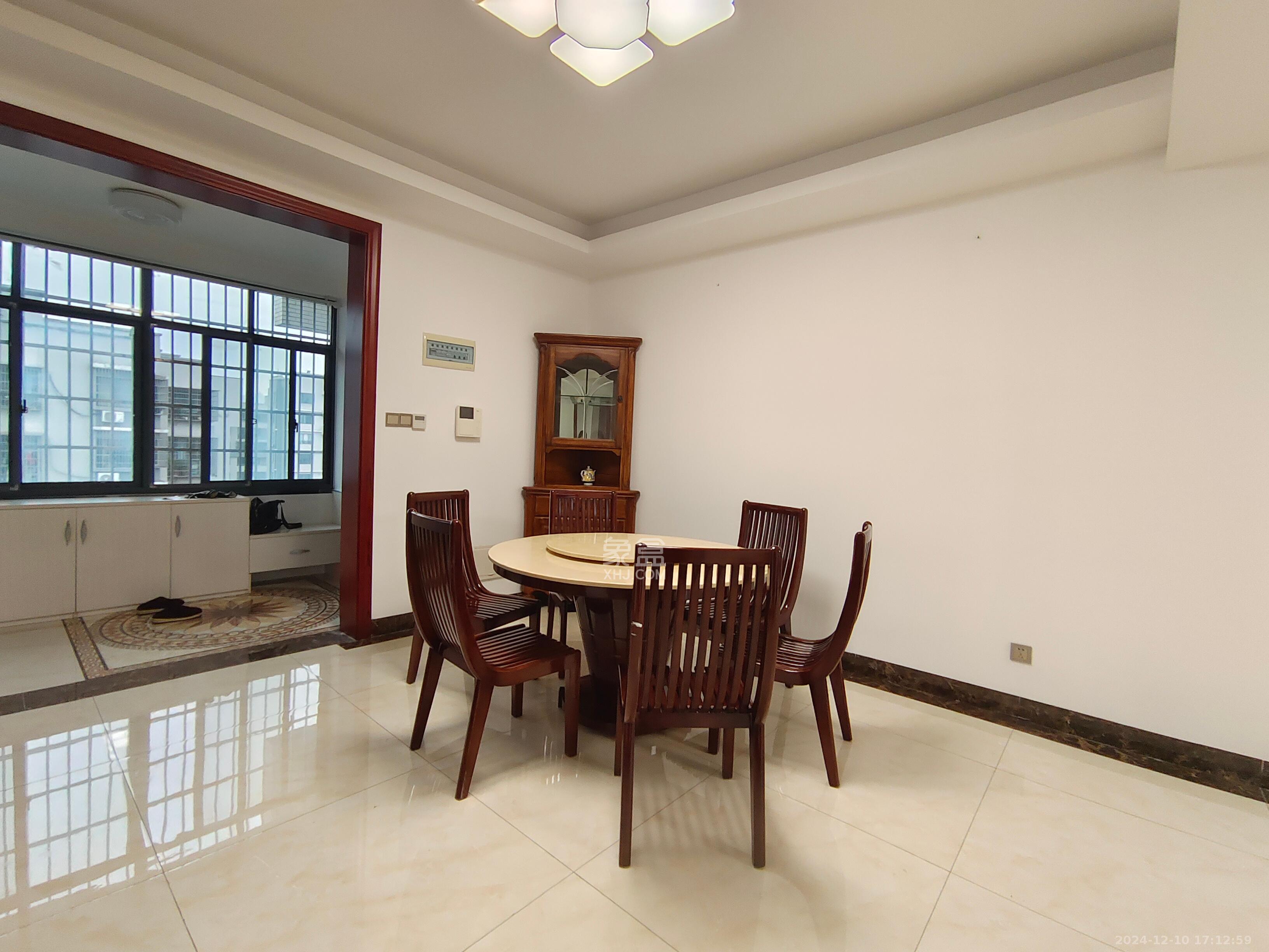 华银天际 4室2厅2卫 2800.0元/月 华银天际 4室2厅2卫 2800.0元/月室内图