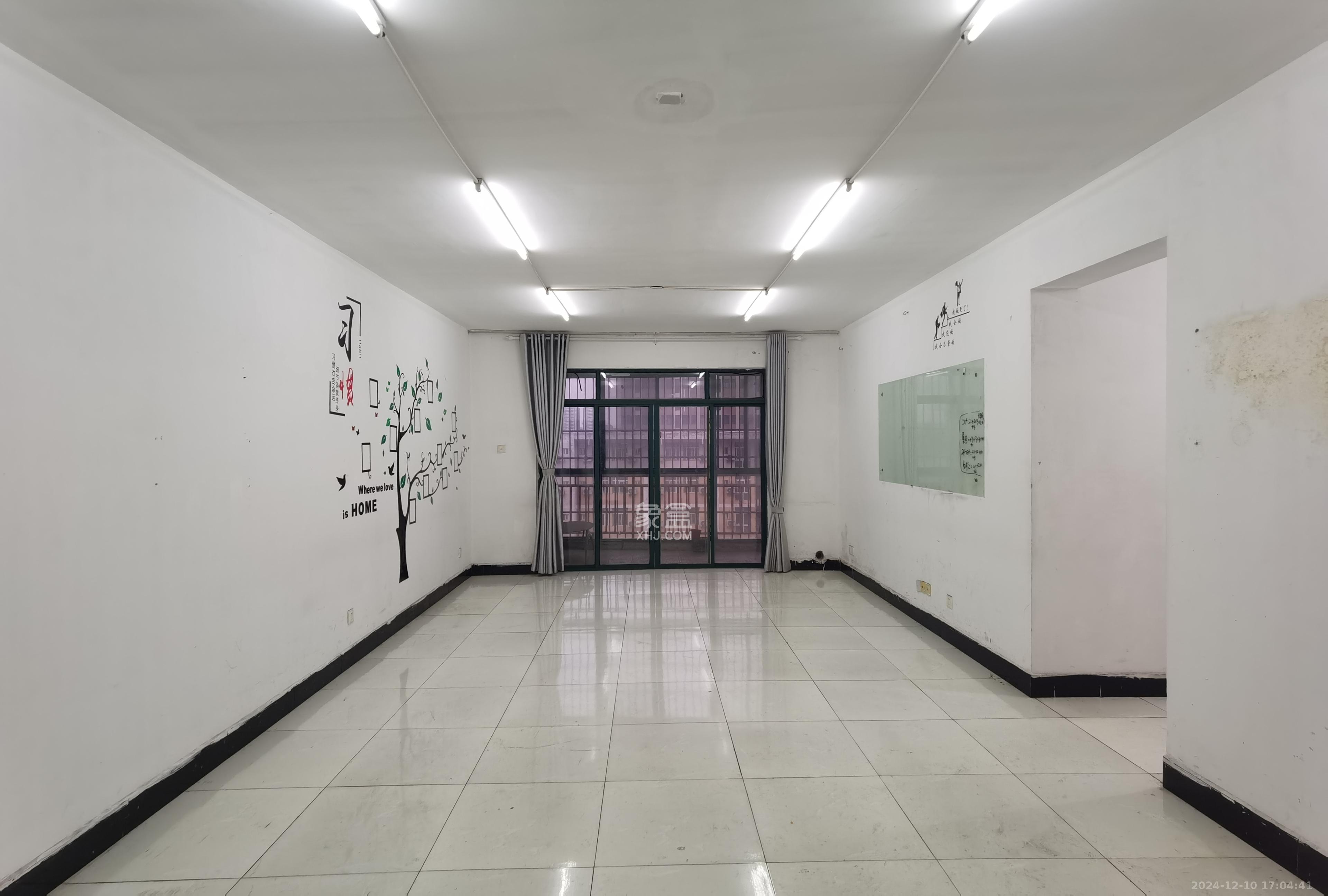 天和华城 3室2厅2卫 1600.0元/月 天和华城 3室2厅2卫 1600.0元/月室内图