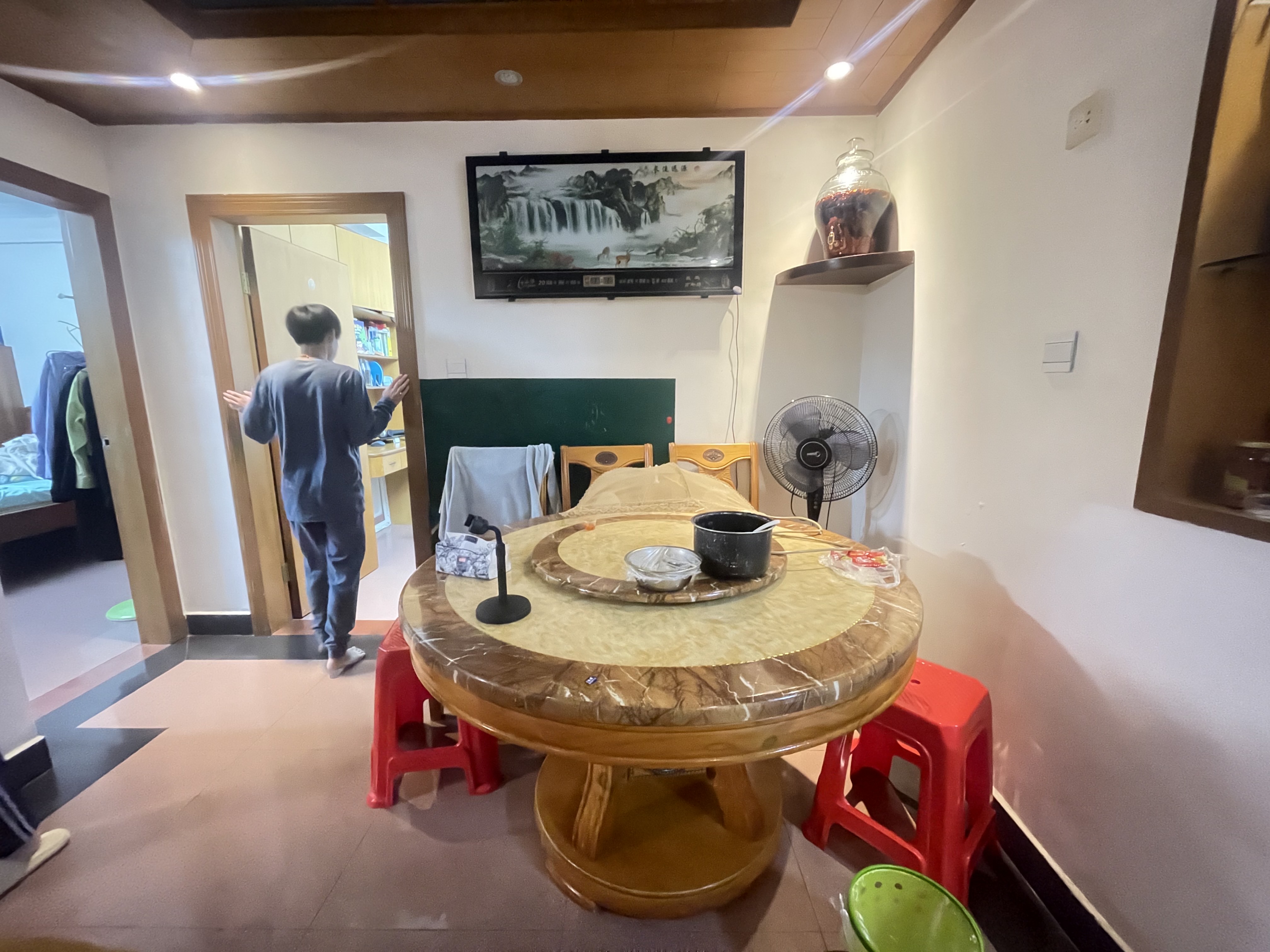 农垦一供大院  3室2厅1卫    116.0万 农垦一供大院  3室2厅1卫    116.0万客厅