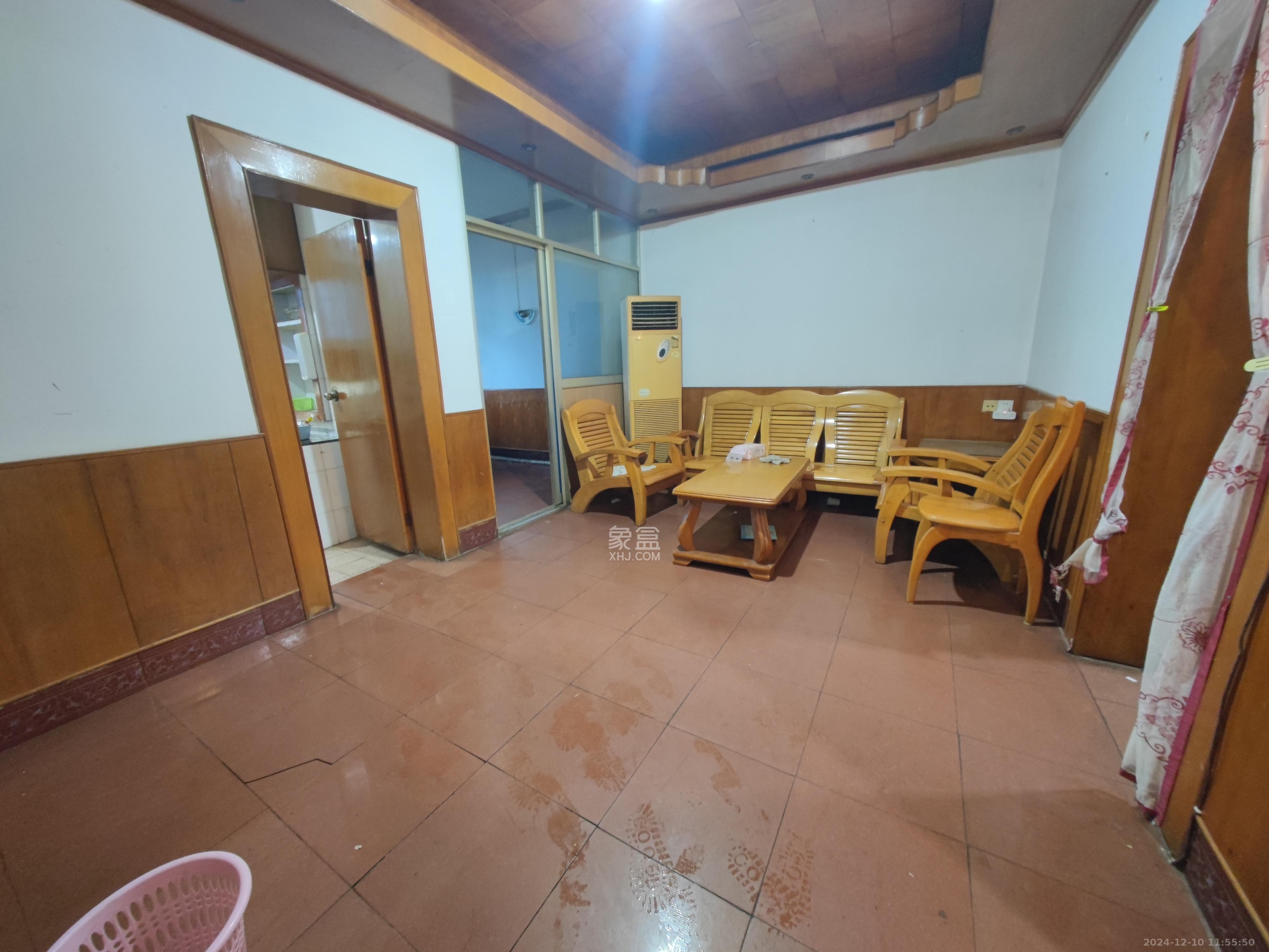 中建五局信和苑四区  2室2厅1卫   1300.00元/月室内图
