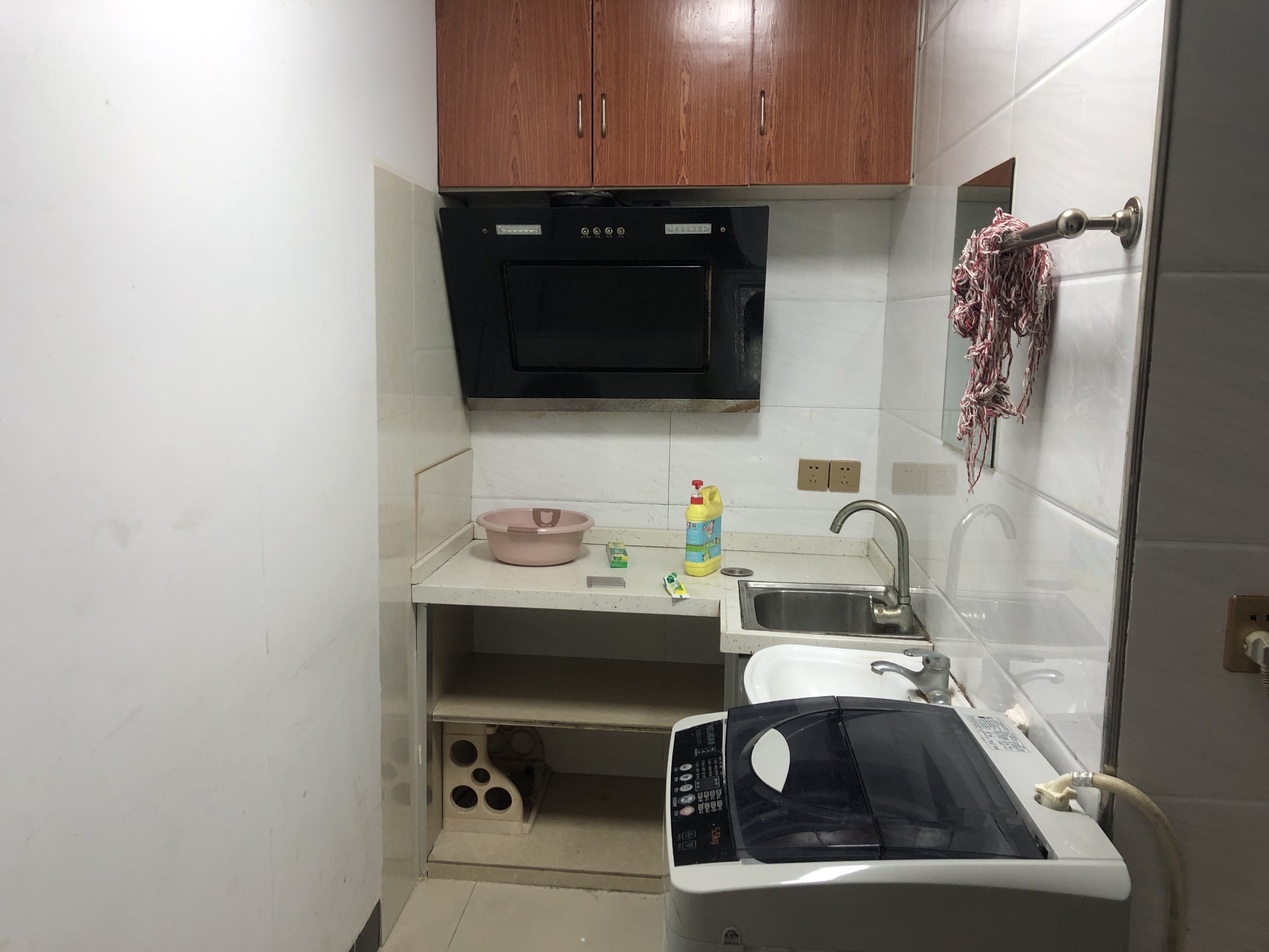 解放西路散盘 1室0厅0卫 800.0元/月 解放西路散盘 1室0厅0卫 800.0元/月室内图