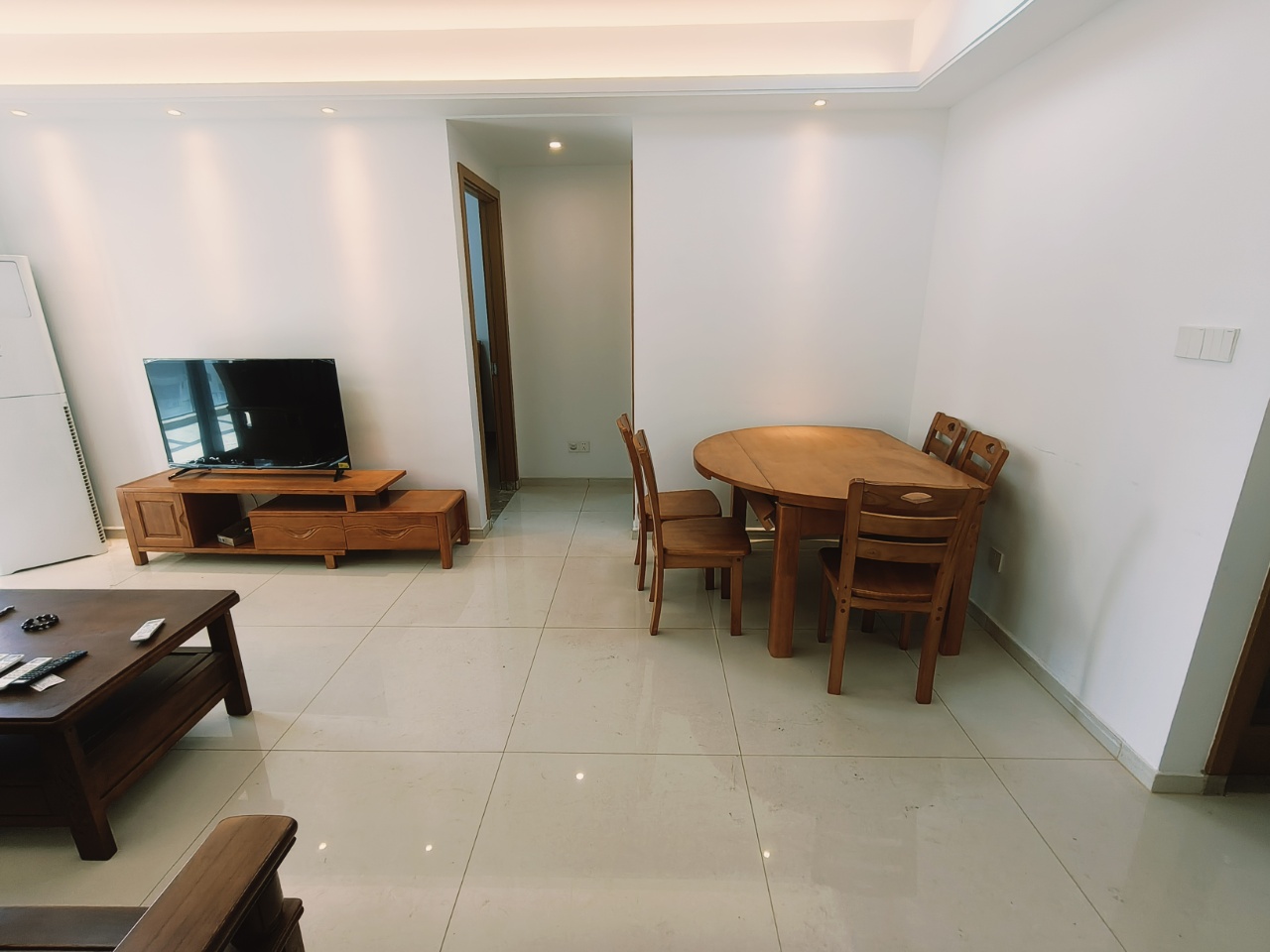 海南金地自在城 3室2厅2卫 123.0万 海南金地自在城 3室2厅2卫 123.0万客厅