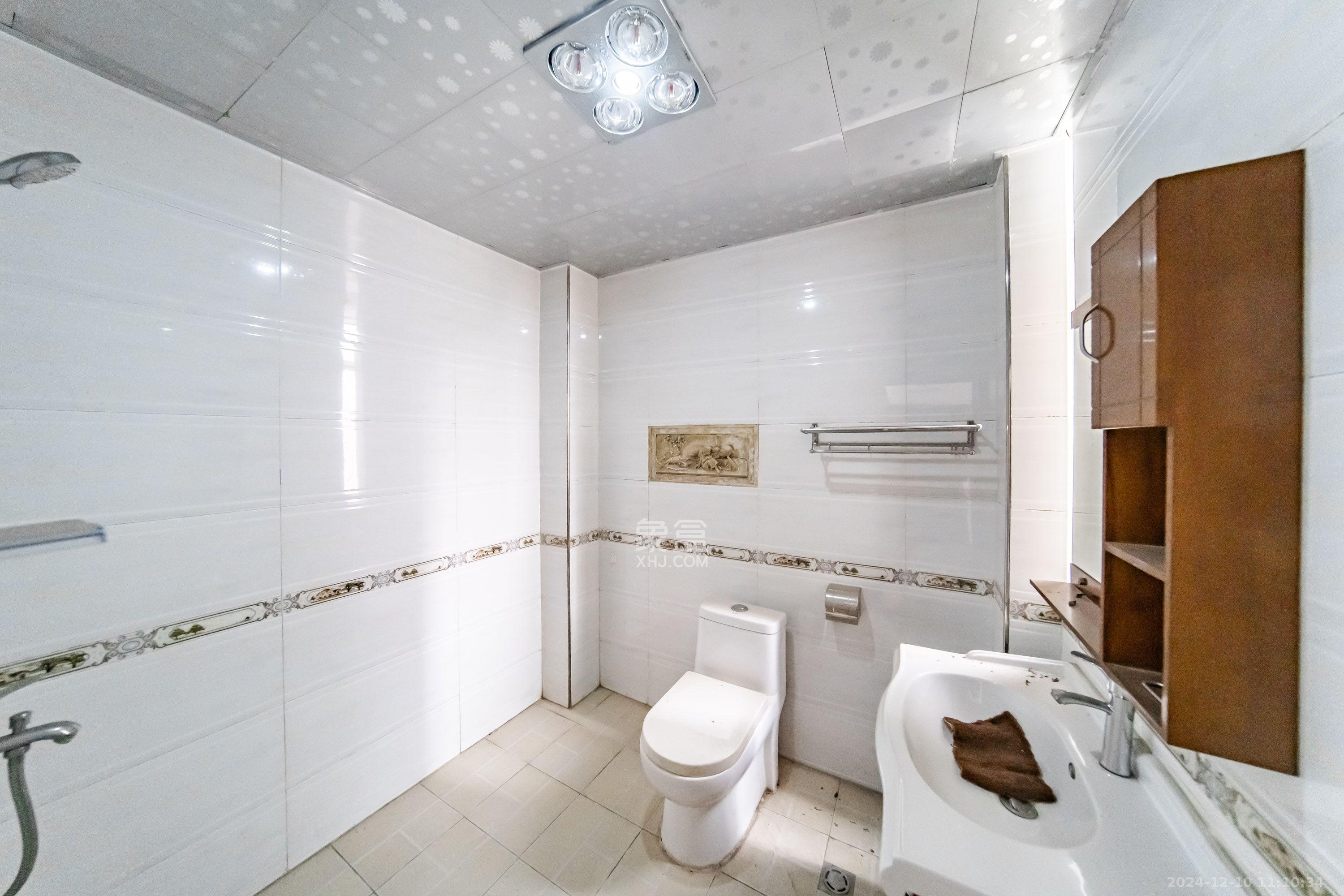 水印华府一期 3室2厅2卫 2600.0元/月 水印华府一期 3室2厅2卫 2600.0元/月室内图