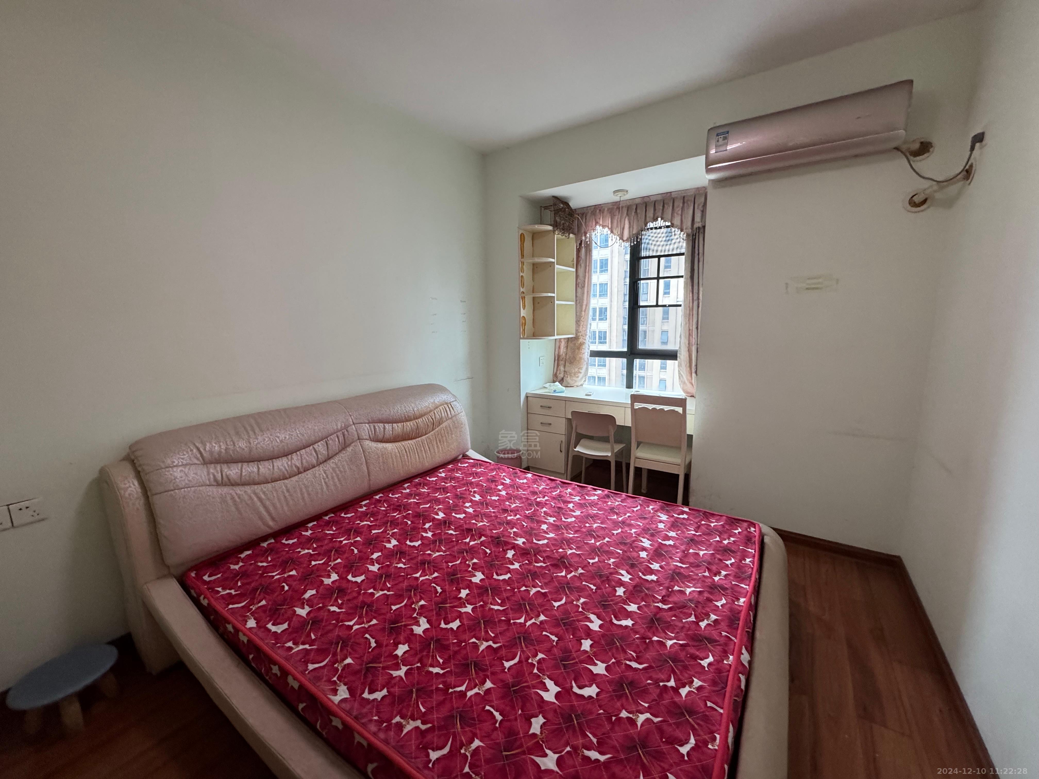 泰山公馆 1室2厅1卫 1800.0元/月 泰山公馆 1室2厅1卫 1800.0元/月室内图