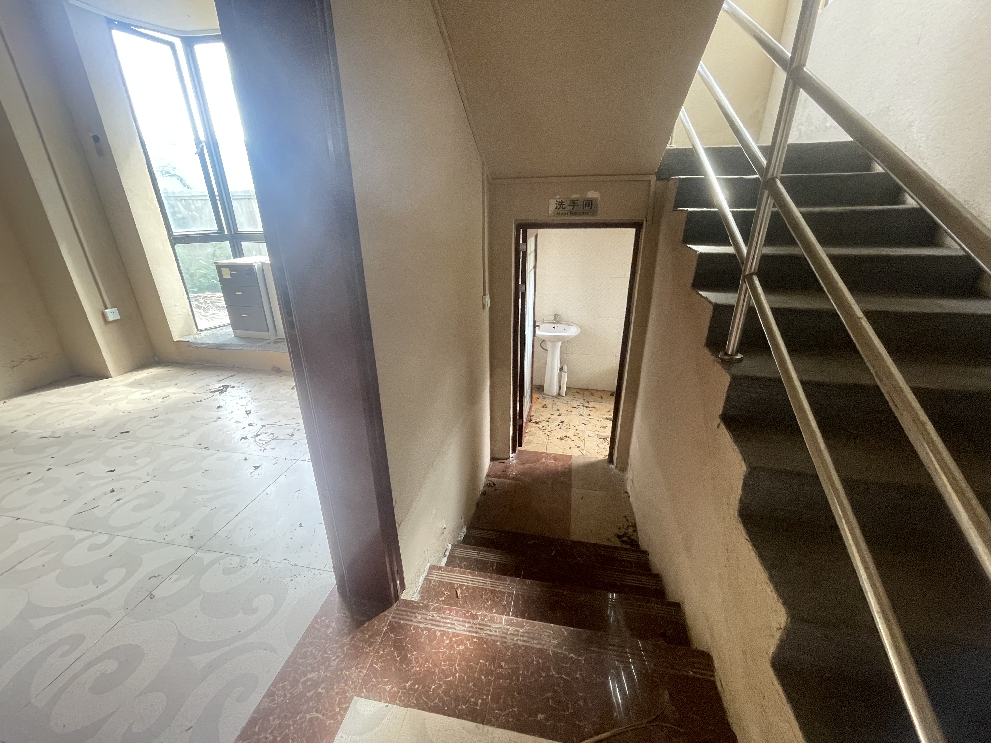 海南大公馆(海岸绿洲) 4室2厅3卫 10000.0元/月 海南大公馆(海岸绿洲) 4室2厅3卫 10000.0元/月室内图