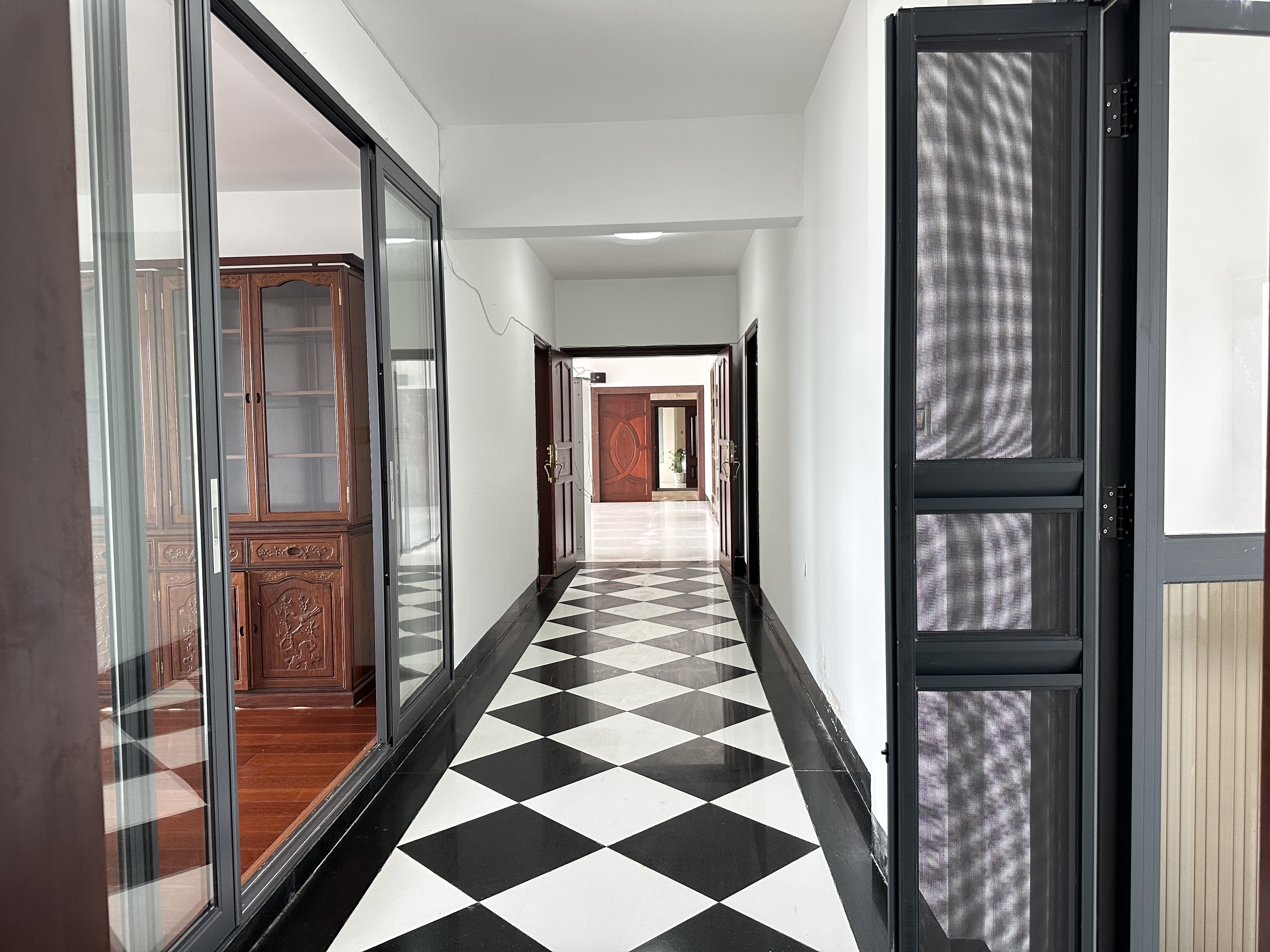 美源日月城 6室2厅4卫 10000.0元/月 美源日月城 6室2厅4卫 10000.0元/月室内图