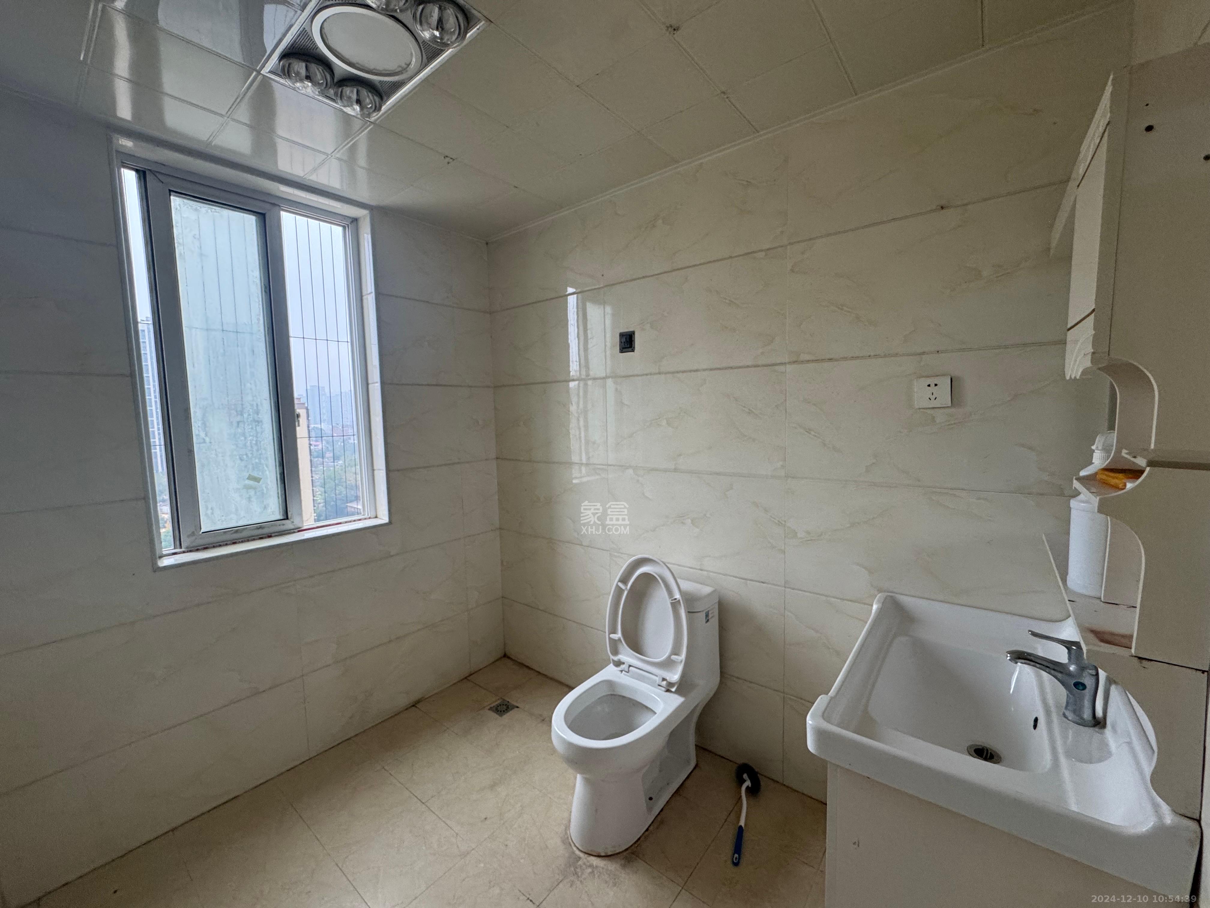 星城新宇莲景苑 1室2厅1卫 2600.0元/月 星城新宇莲景苑 1室2厅1卫 2600.0元/月室内图