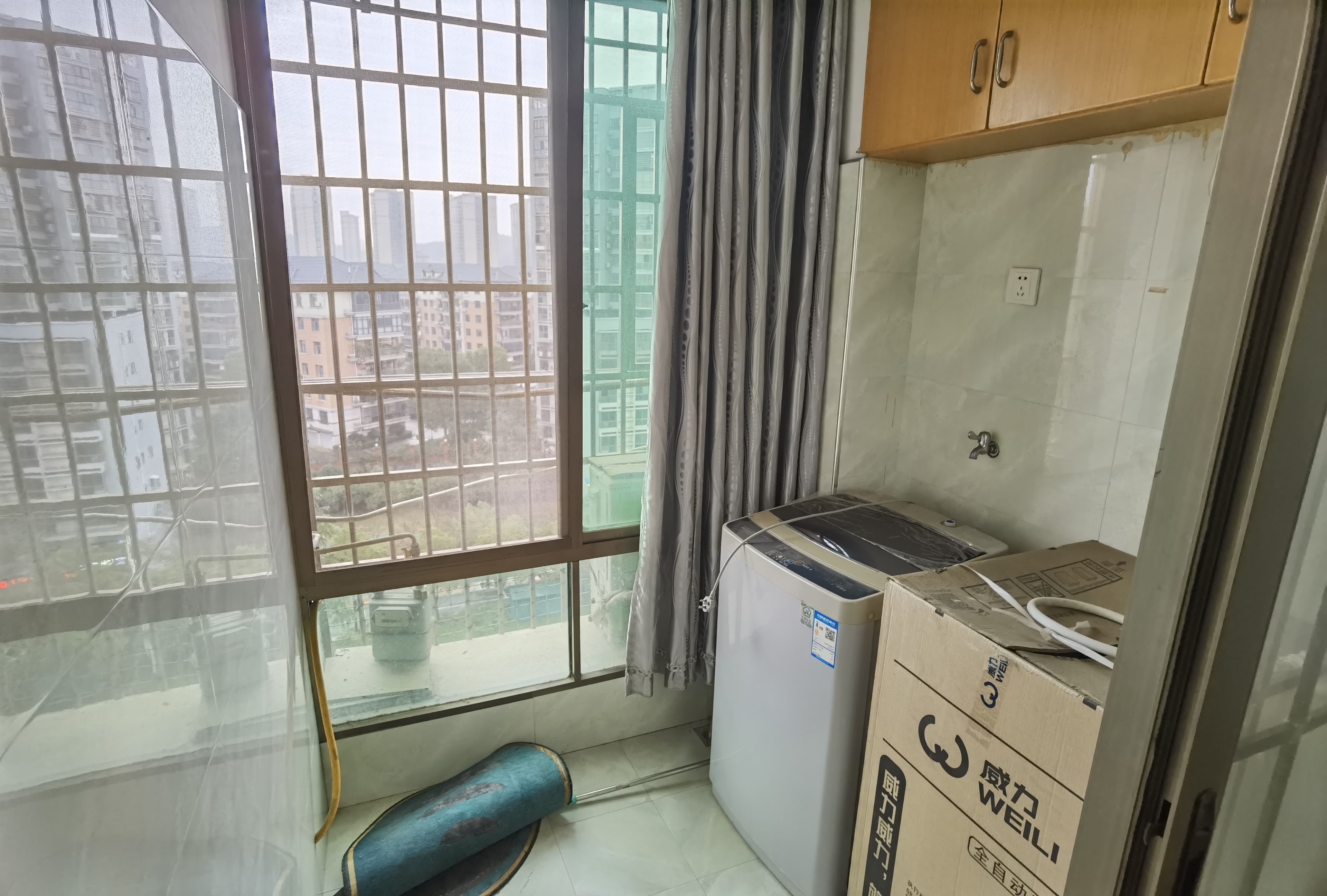 东方豪苑 1室1厅1卫 25.8万 东方豪苑 1室1厅1卫 25.8万客厅