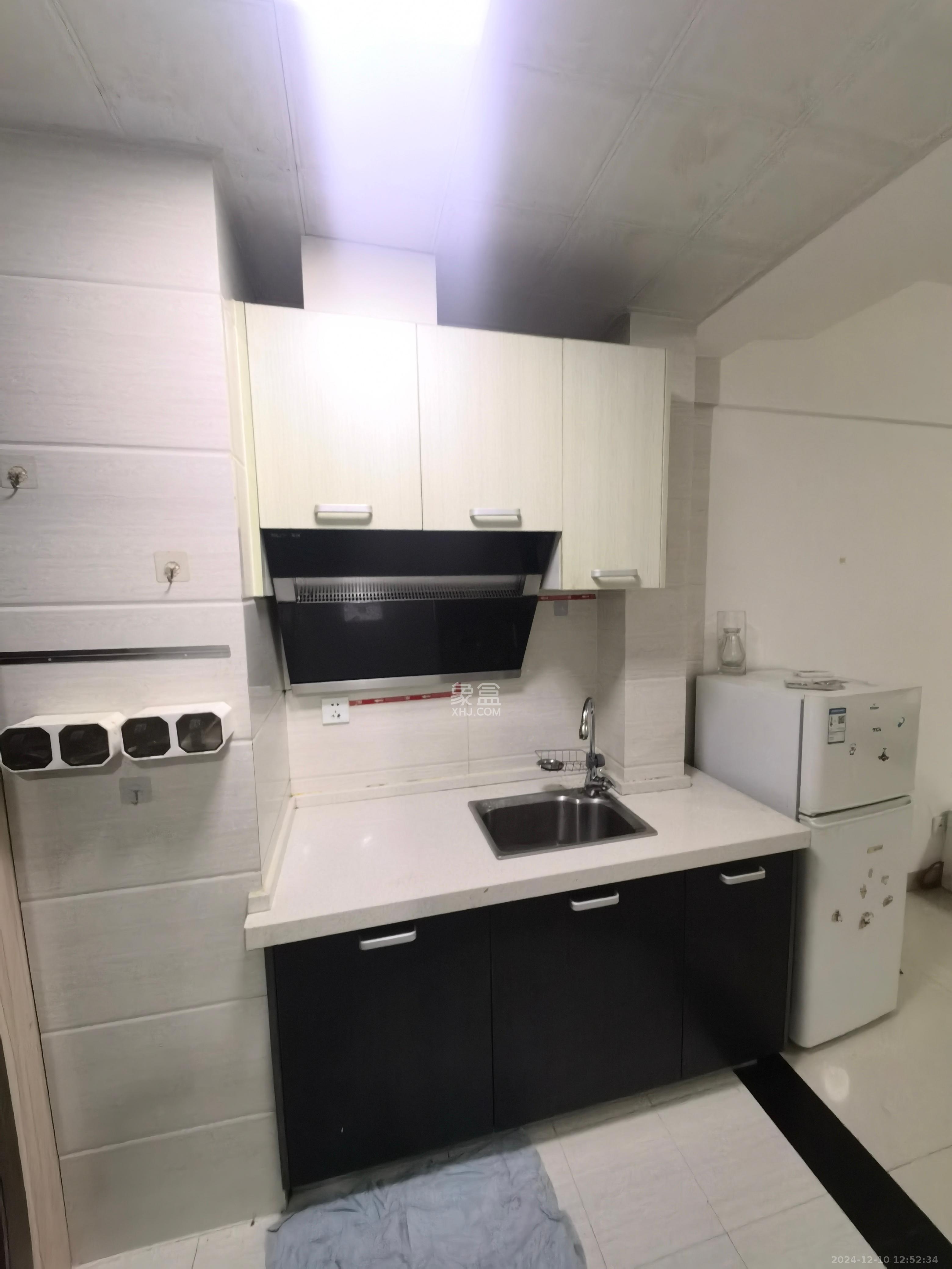 钰龙天下二期(钰龙佳园) 1室0厅0卫 1100.0元/月 钰龙天下二期(钰龙佳园) 1室0厅0卫 1100.0元/月室内图