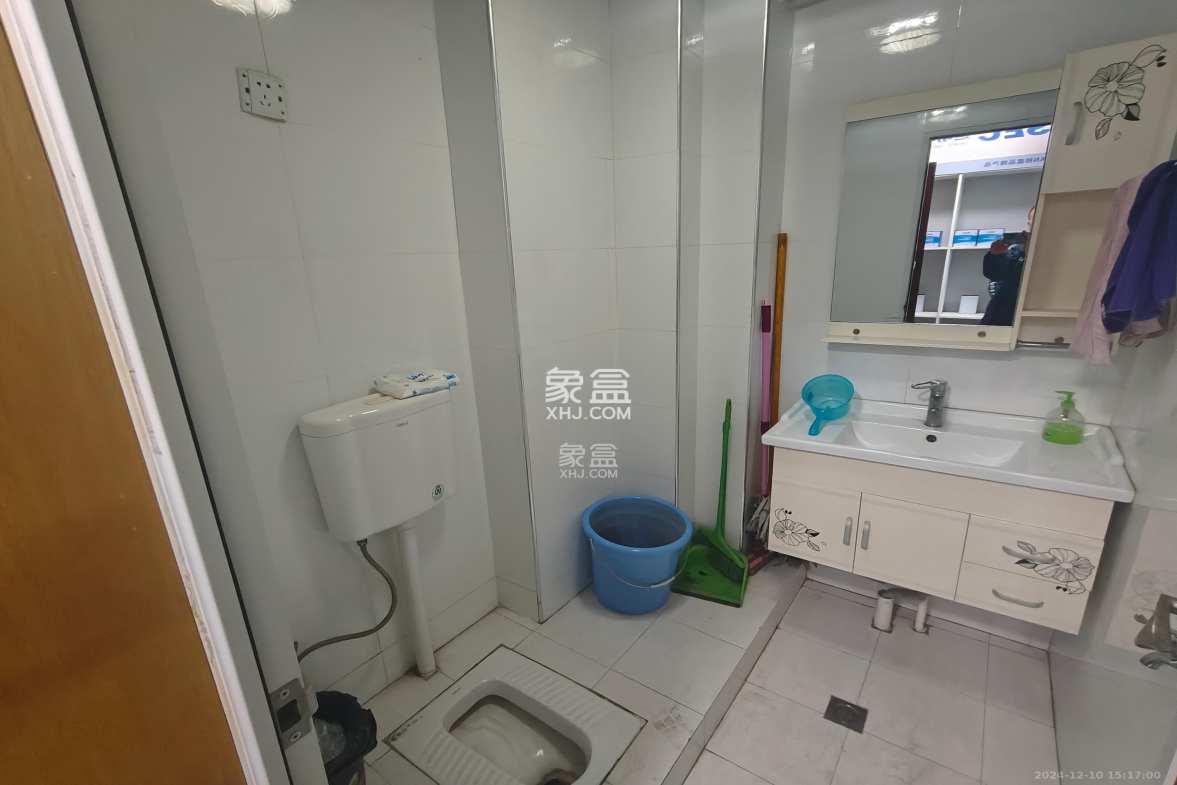 观湖公寓  1室1厅1卫    2300.0元/月 观湖公寓  1室1厅1卫    2300.0元/月室内图