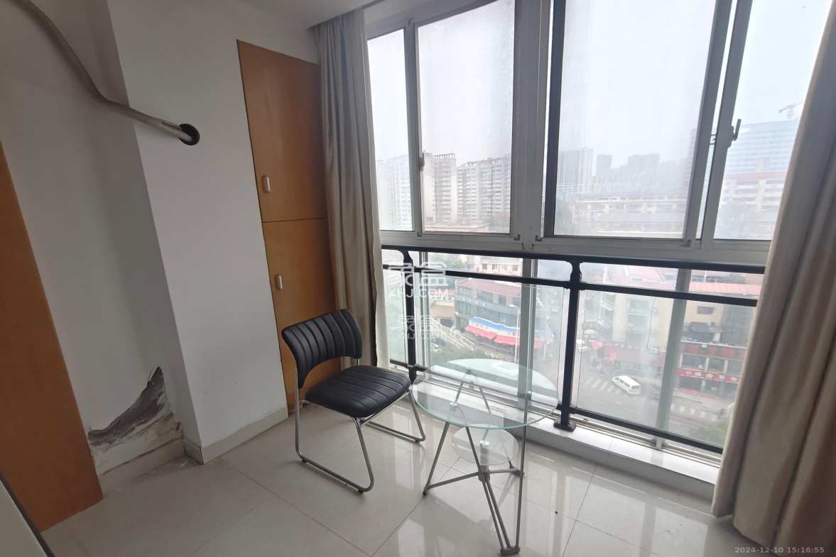 观湖公寓  1室1厅1卫    2300.0元/月 观湖公寓  1室1厅1卫    2300.0元/月室内图