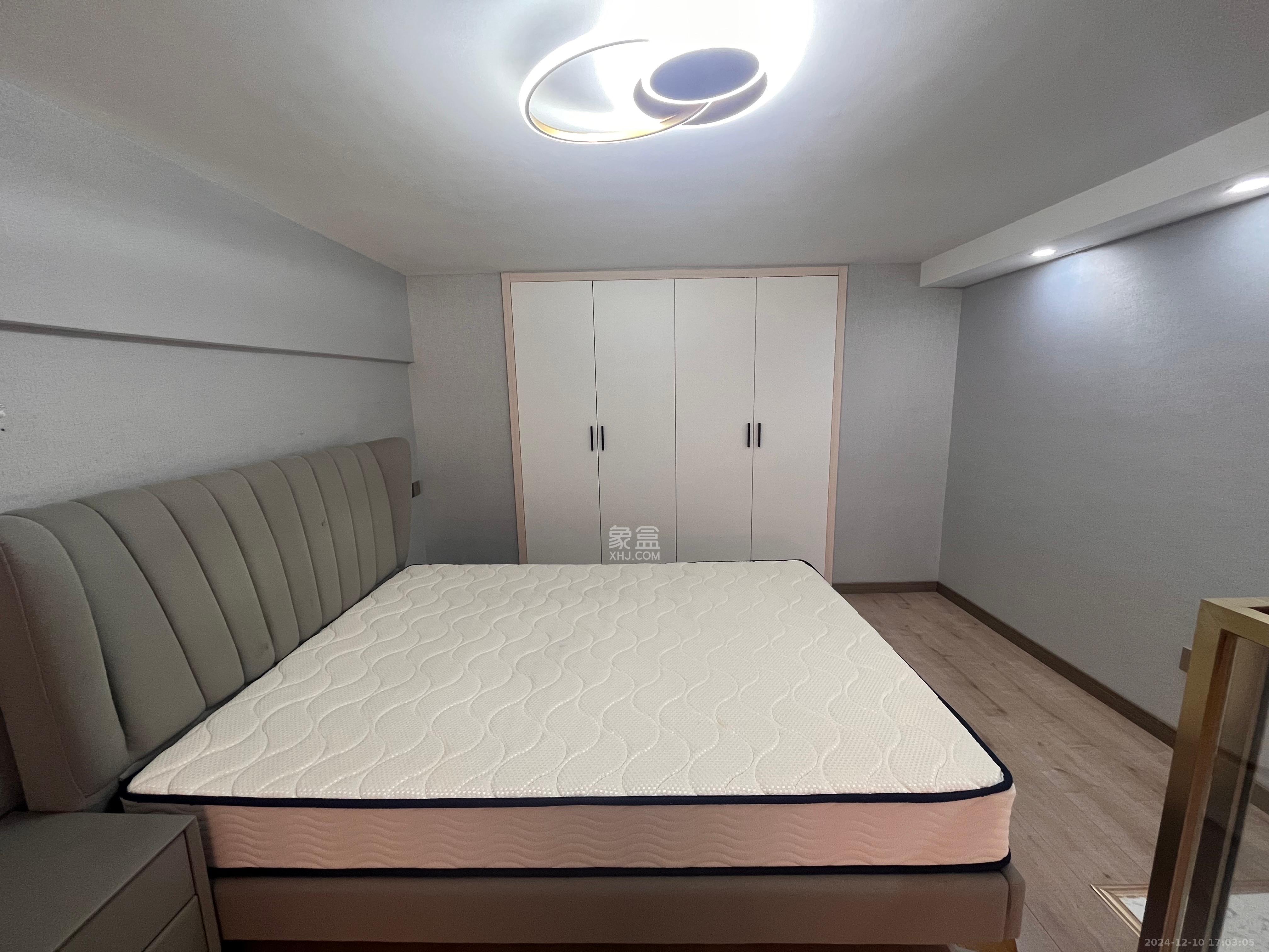 藏珑湖上公馆  1室1厅1卫   2700.00元/月室内图
