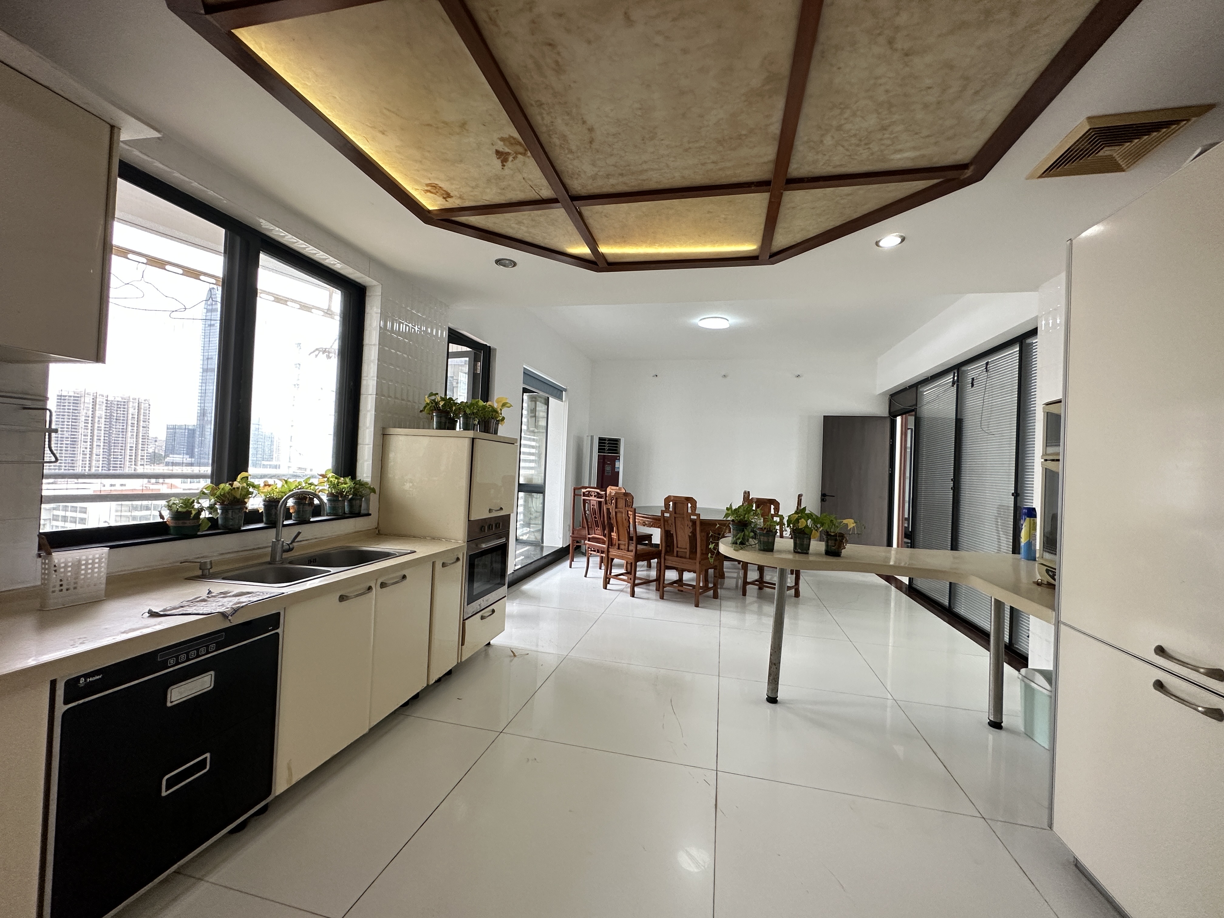 美源日月城 6室2厅4卫 10000.0元/月 美源日月城 6室2厅4卫 10000.0元/月室内图