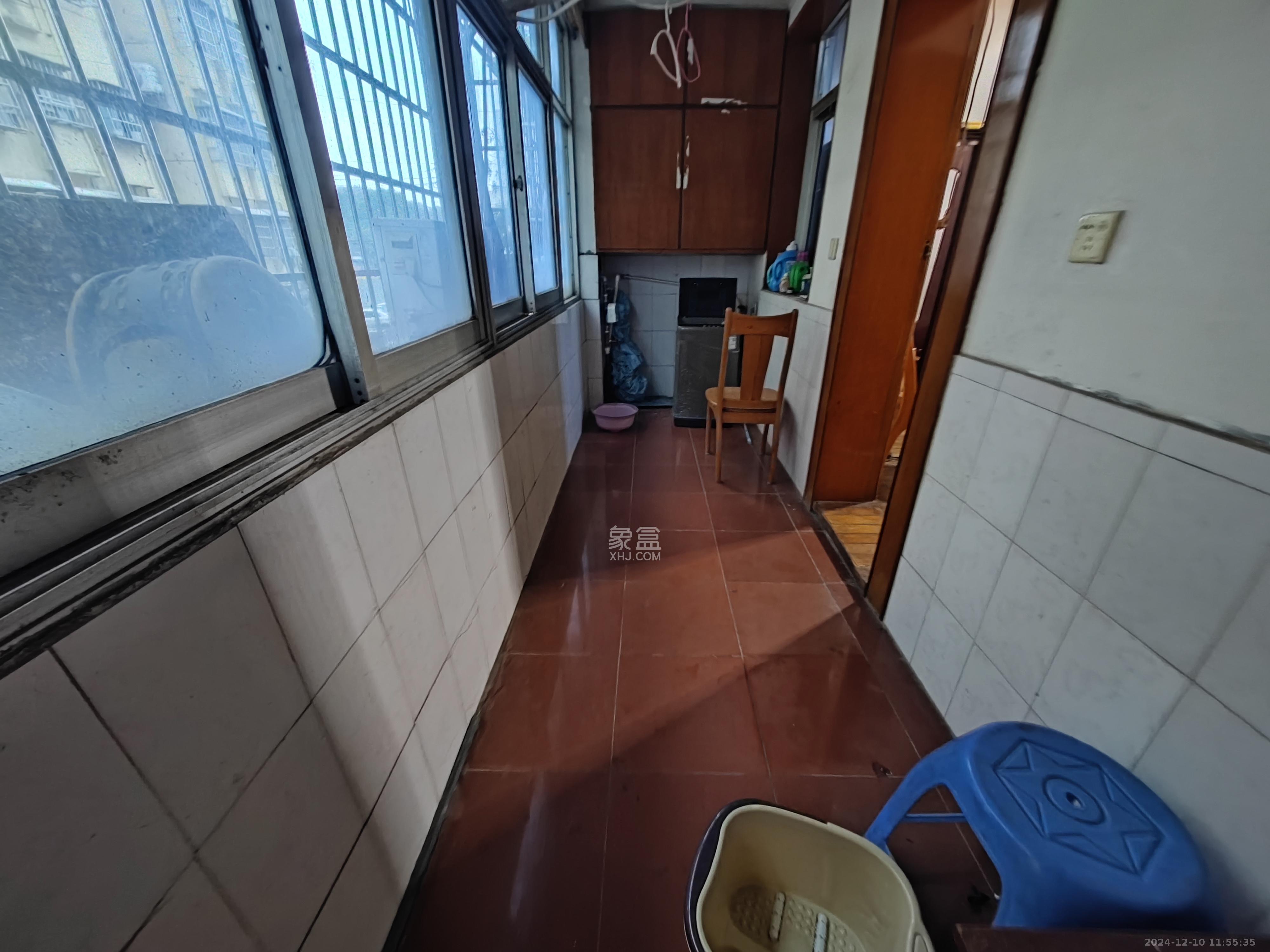 中建五局信和苑四区  2室2厅1卫   1300.00元/月