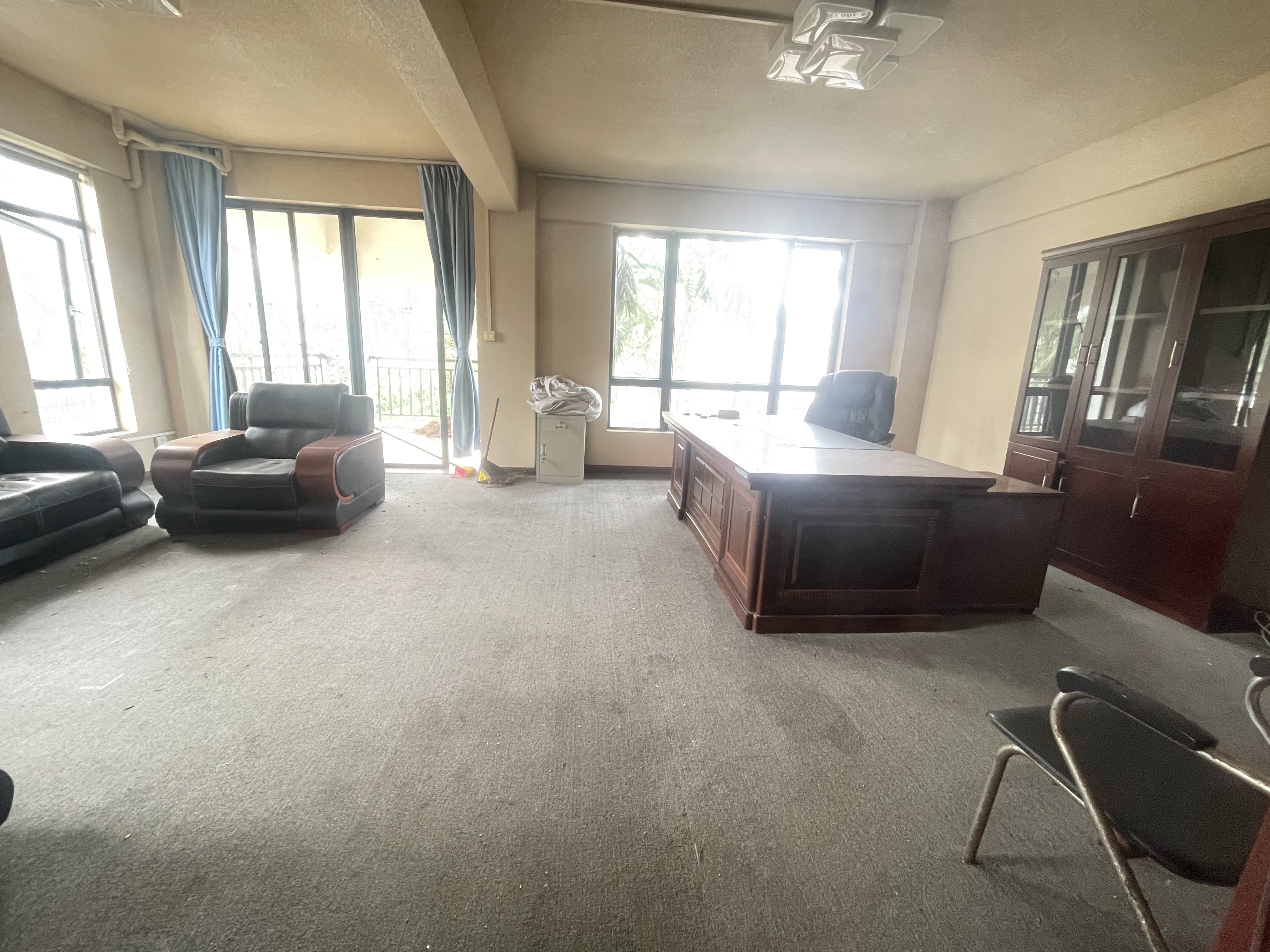 海南大公馆(海岸绿洲) 4室2厅3卫 10000.0元/月 海南大公馆(海岸绿洲) 4室2厅3卫 10000.0元/月室内图