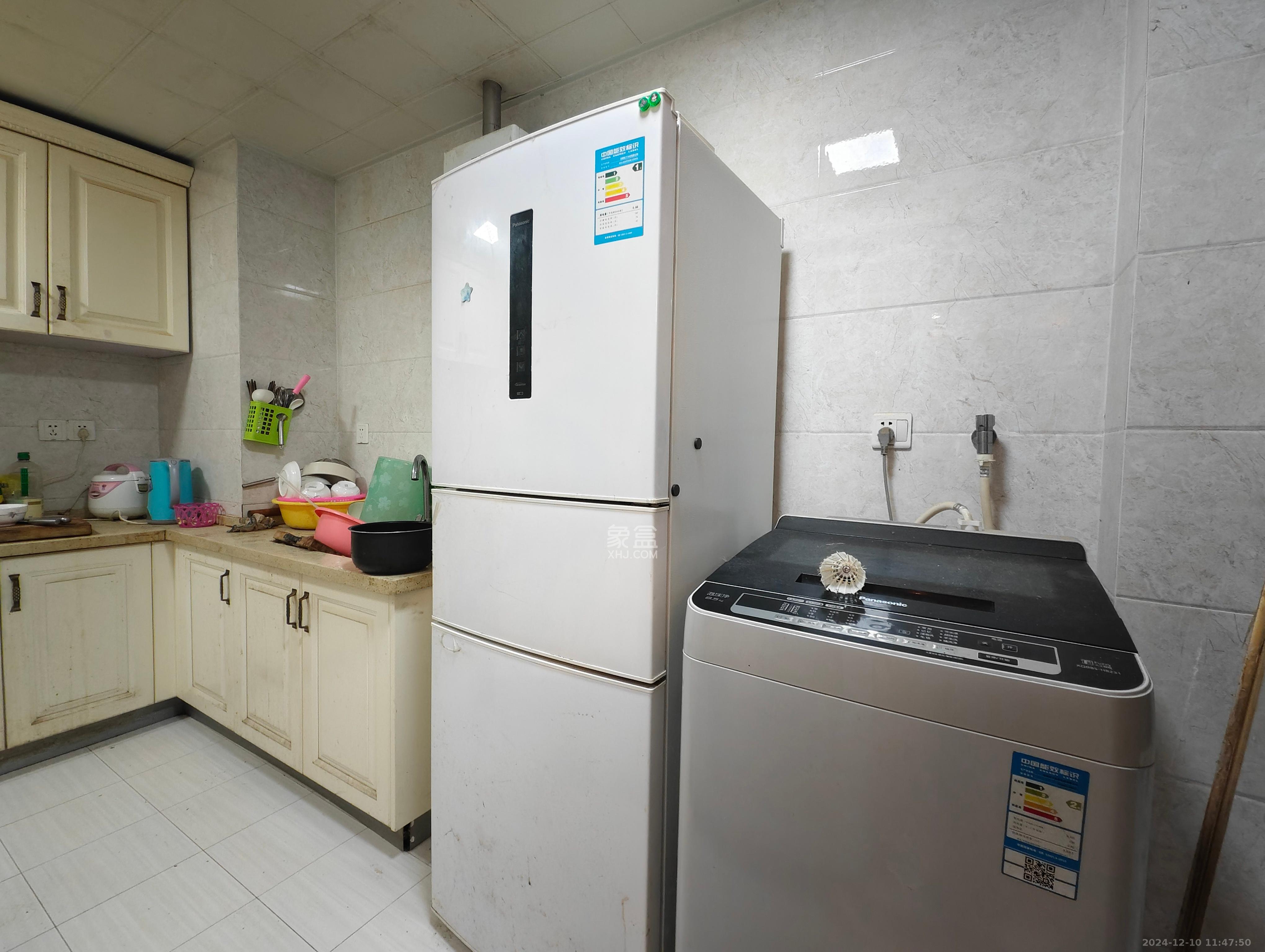 金茂梅溪湖  2室2厅2卫    2500.0元/月室内图