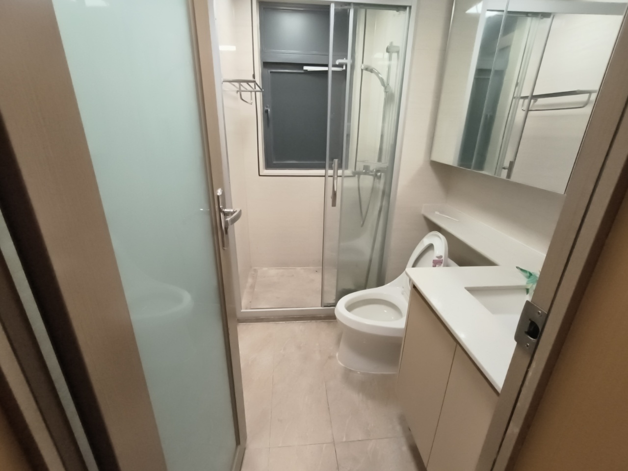 海南金地自在城 3室2厅2卫 123.0万 海南金地自在城 3室2厅2卫 123.0万客厅